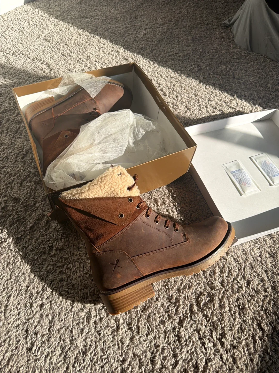 Denver Hayes Brown Leather Ankle Boots with Box image indicator(3)