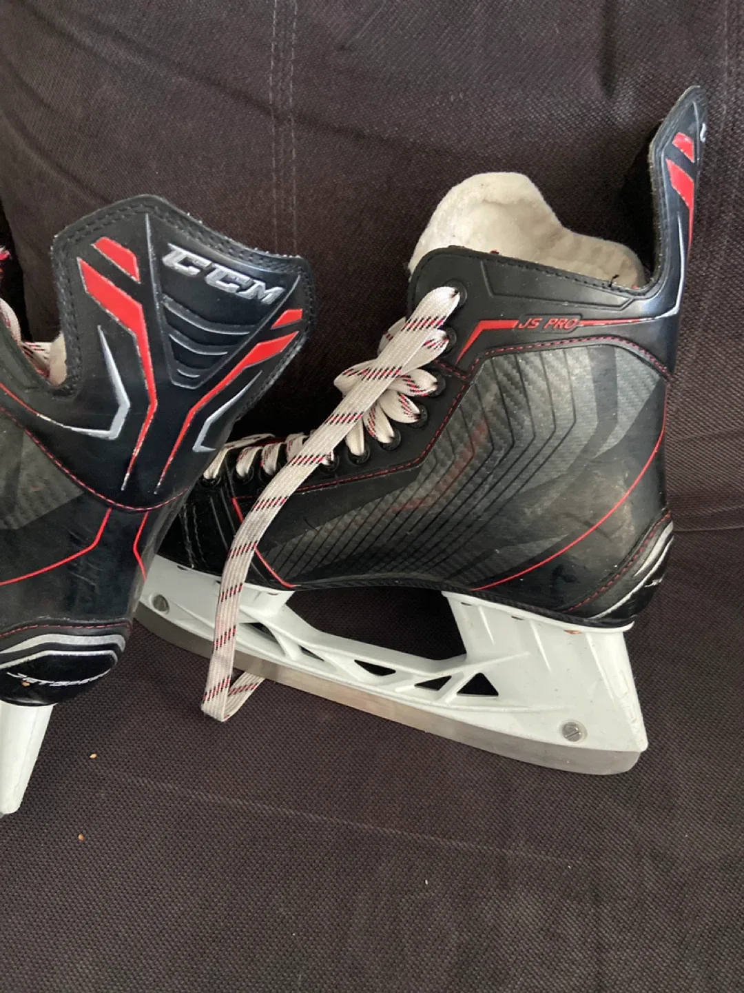 CCM JetSpeed US Pro Ice Skates - Size 8 image indicator(2)