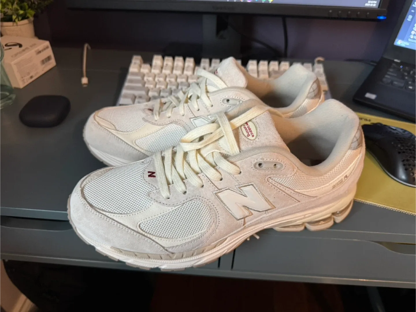 New Balance 2002R Cream/Beige Sneakers image indicator(5)