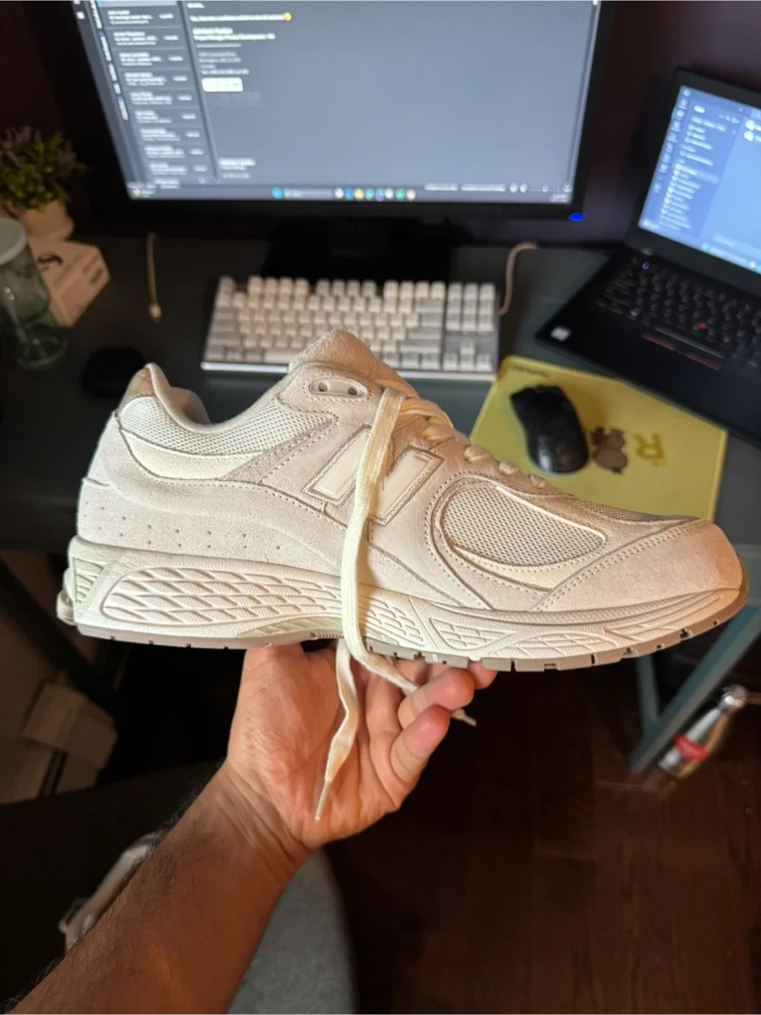 New Balance 2002R Cream/Beige Sneakers image indicator(2)