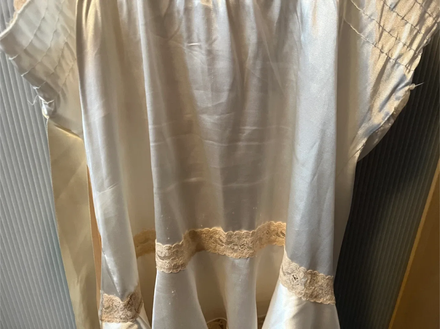 Chateau XS Ivory Cami Top image indicator(7)