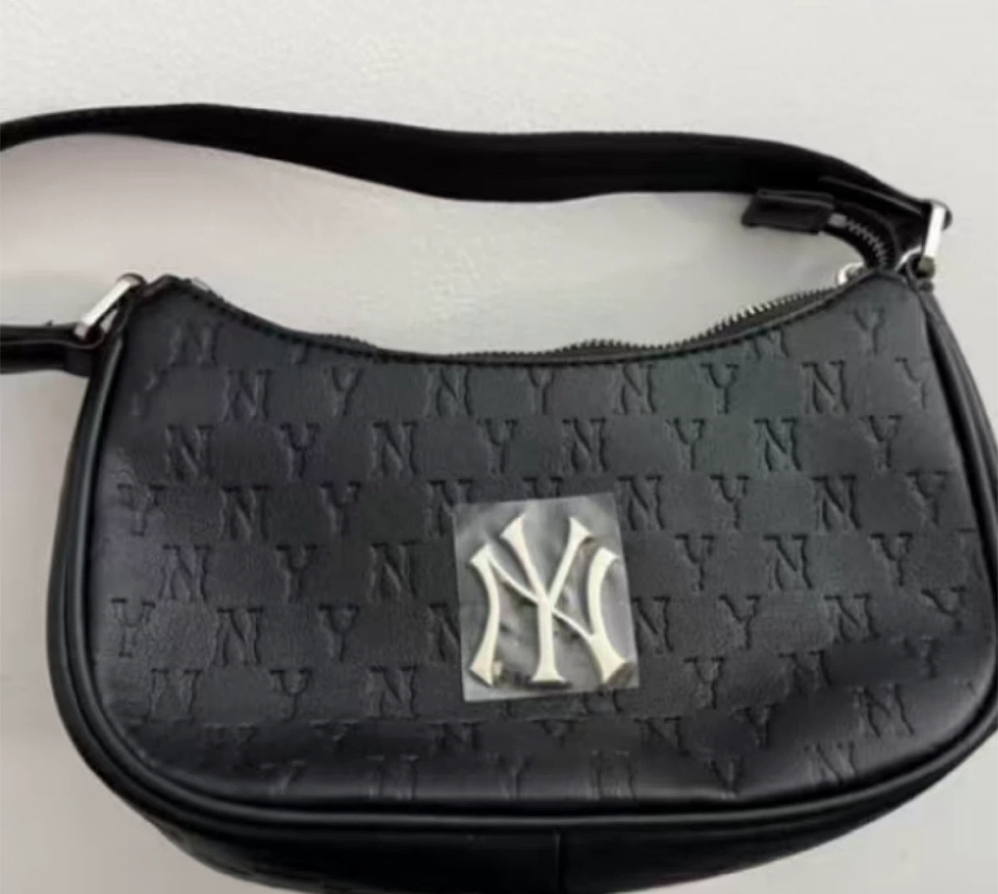 MLB New York Yankees Black Shoulder Bag