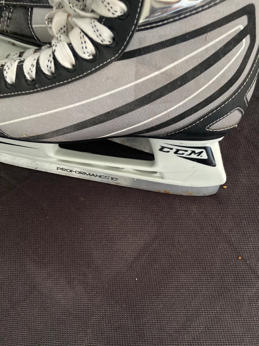 CCM Ice Skates - Size 9 image indicator(4)