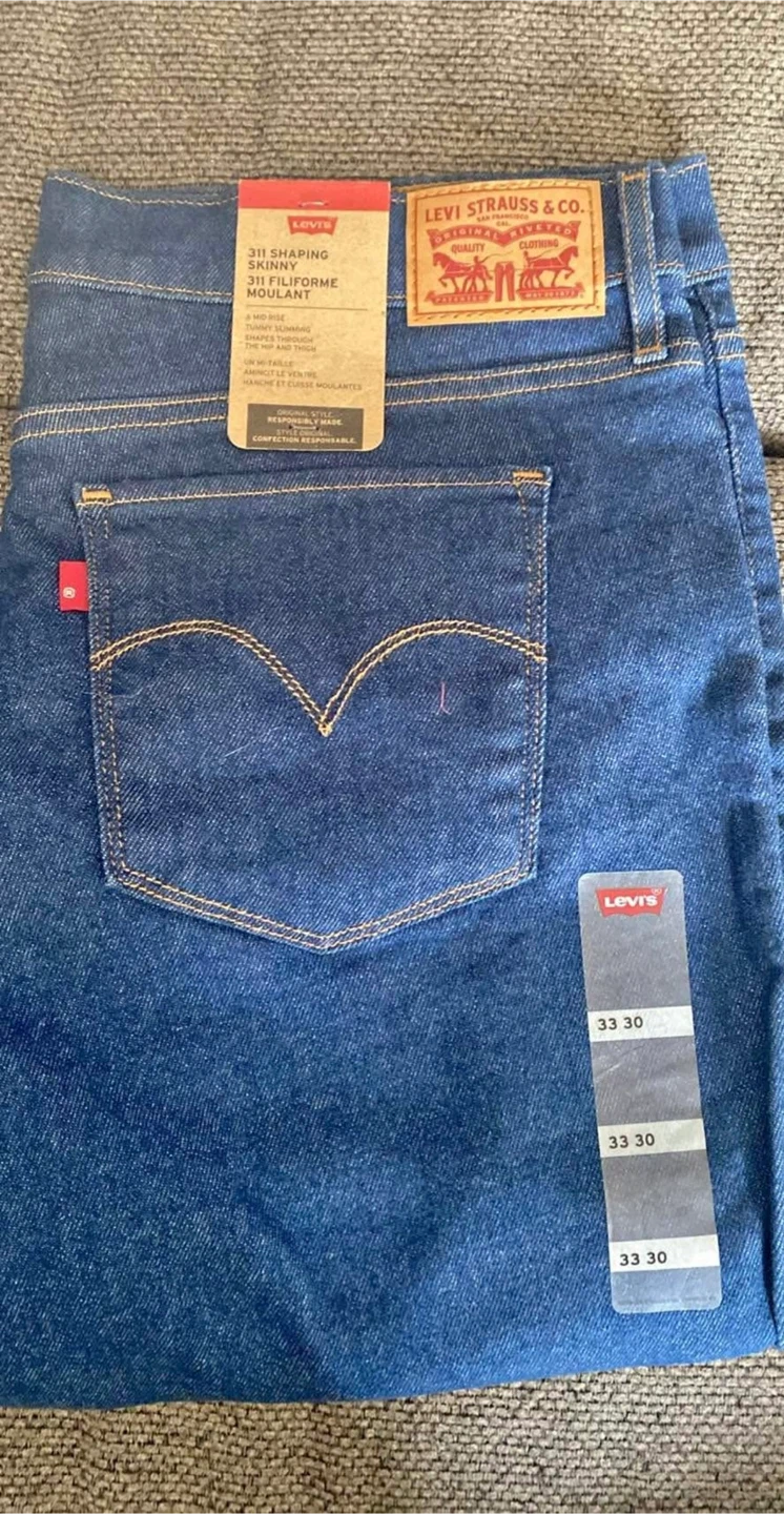 Womens Levi's 311 Shaping Skinny Jeans - Size 33/30