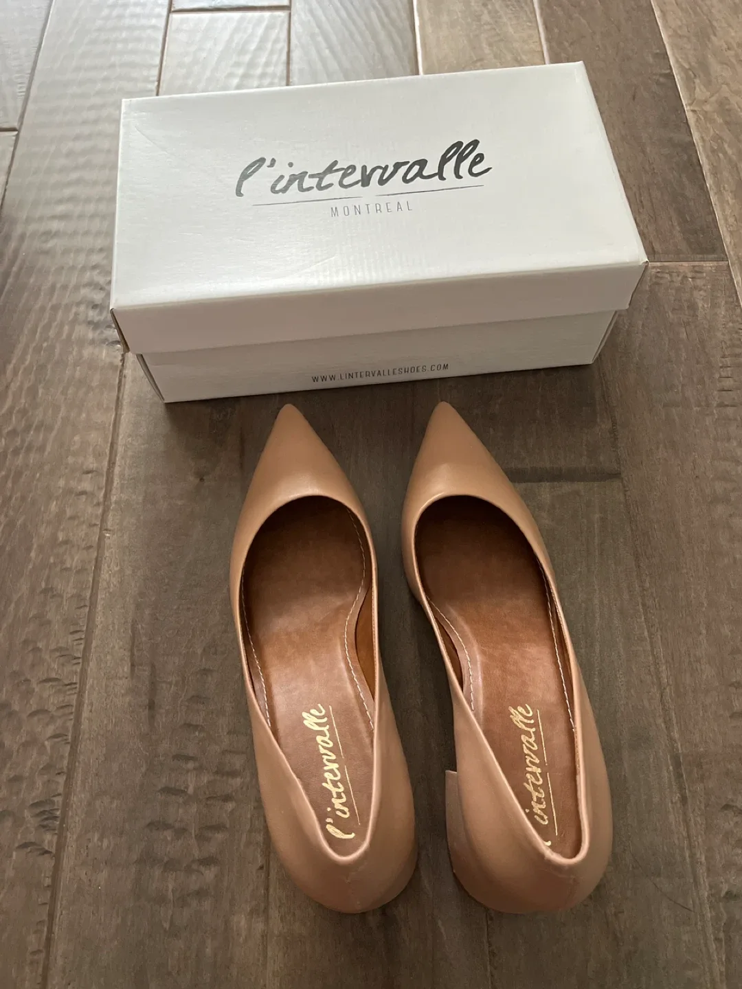 L'intervalle Nude Leather Heels, Size 10 image indicator(2)