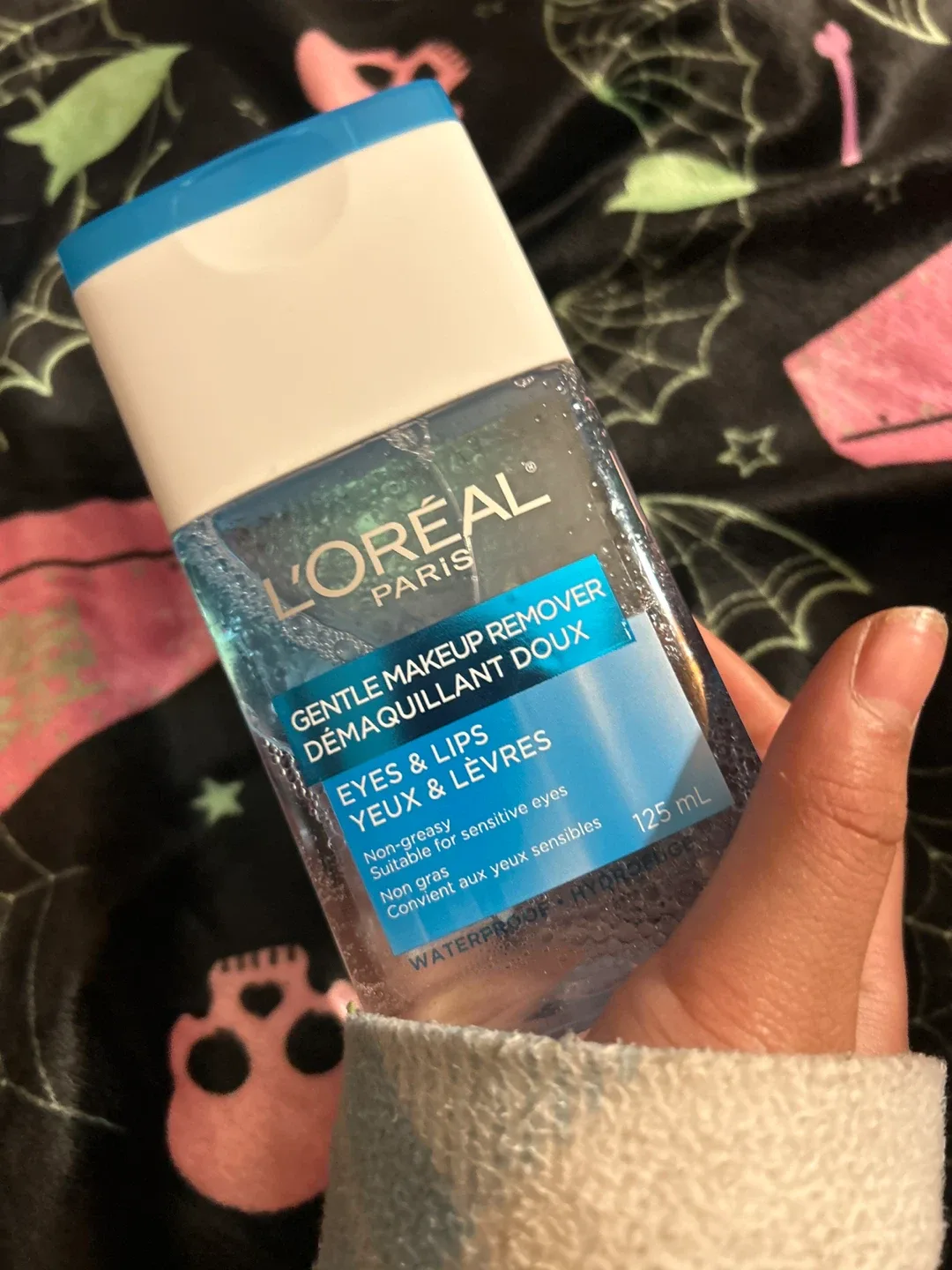 L'Oréal Paris Gentle Makeup Remover image indicator(2)