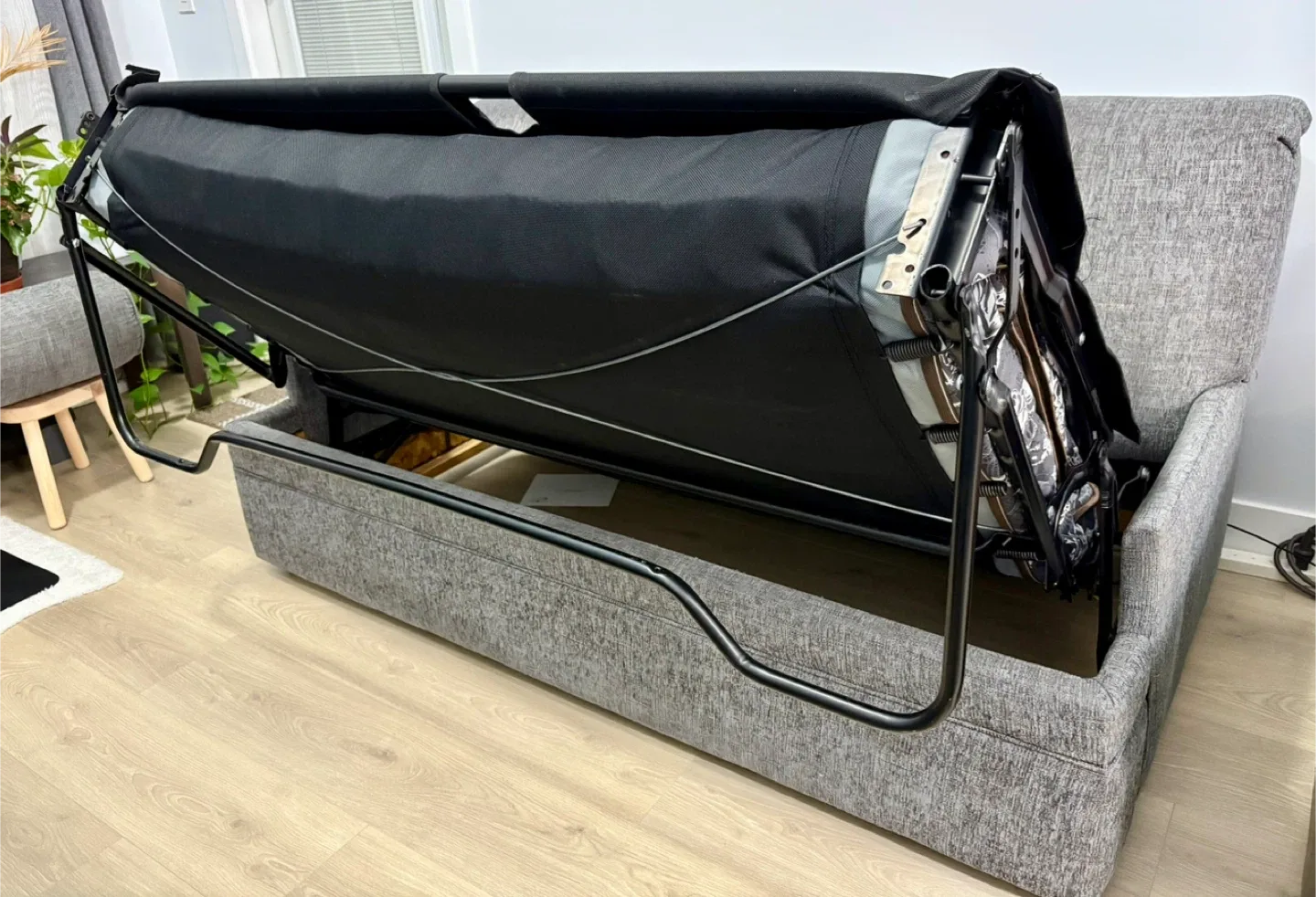 Love Seat w/ Pull-Out Bed image indicator(3)