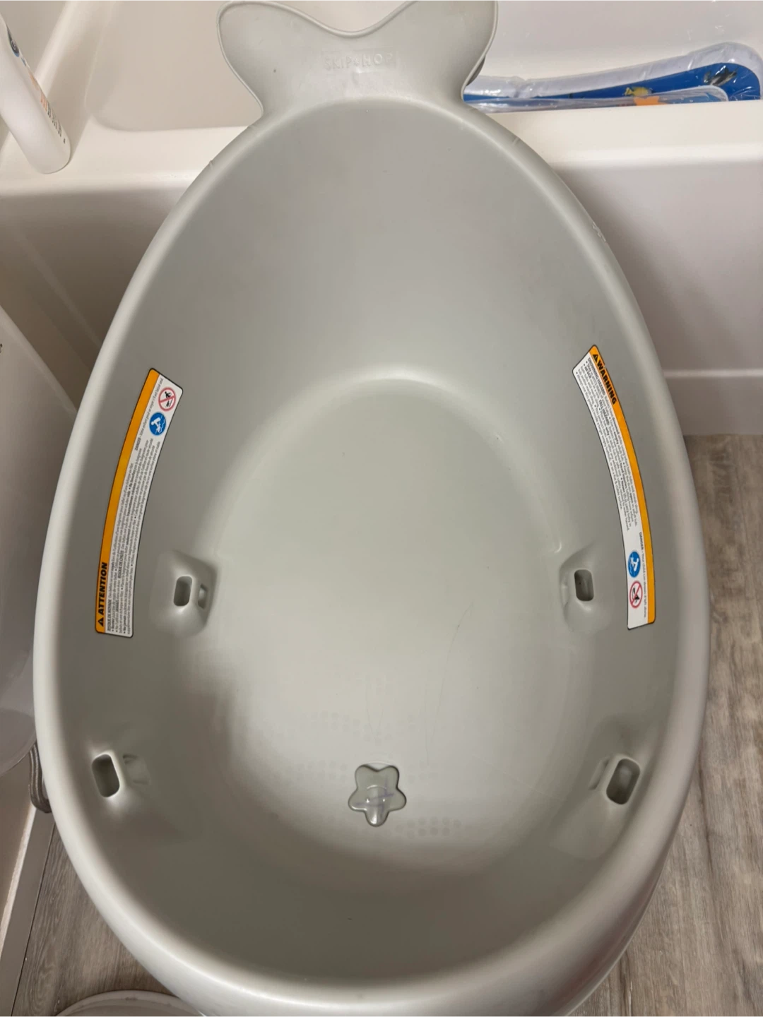 SKIP*HOP Moby Baby Bathtub - Grey