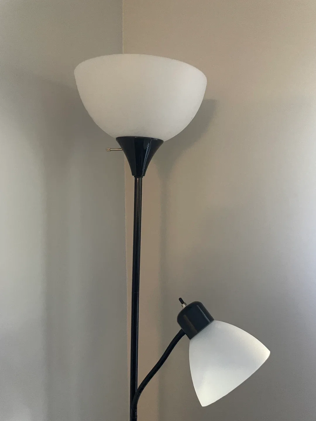 Floor Lamp with Reading Light - Black image indicator(3)