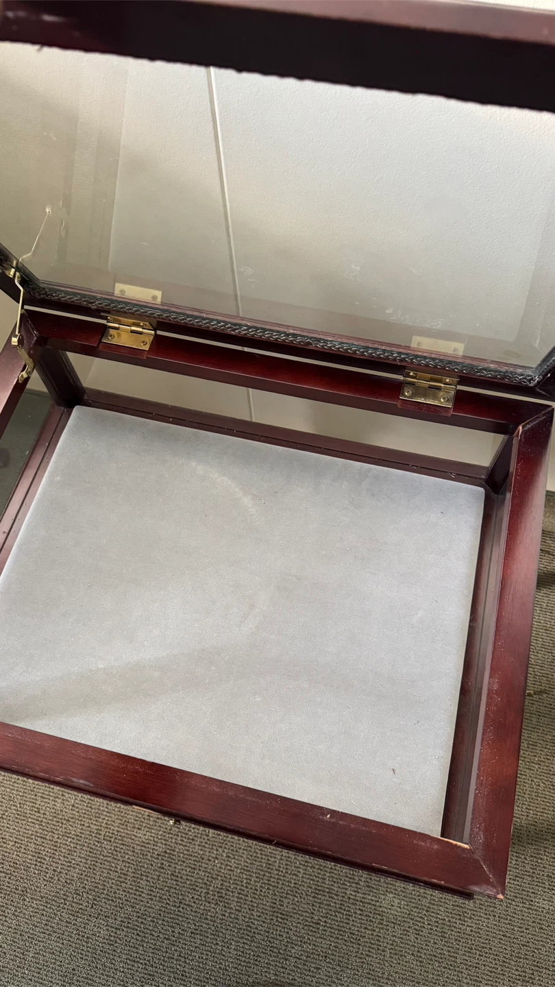 Display Table with Glass Top - photo 2