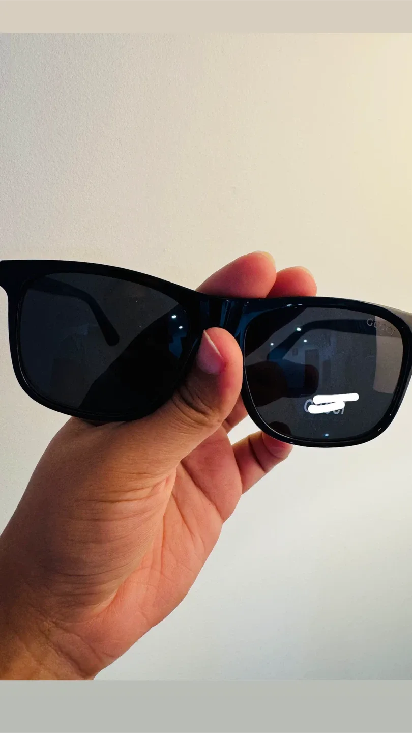 Gucci Black Sunglasses image indicator(5)