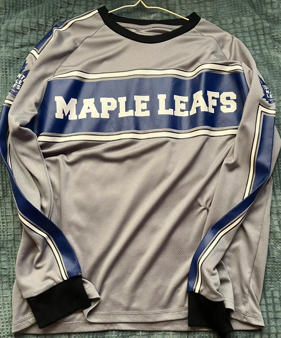 (NHL) Toronto Maple Leafs Jersey Shirt - Size Men M/L image indicator(2)