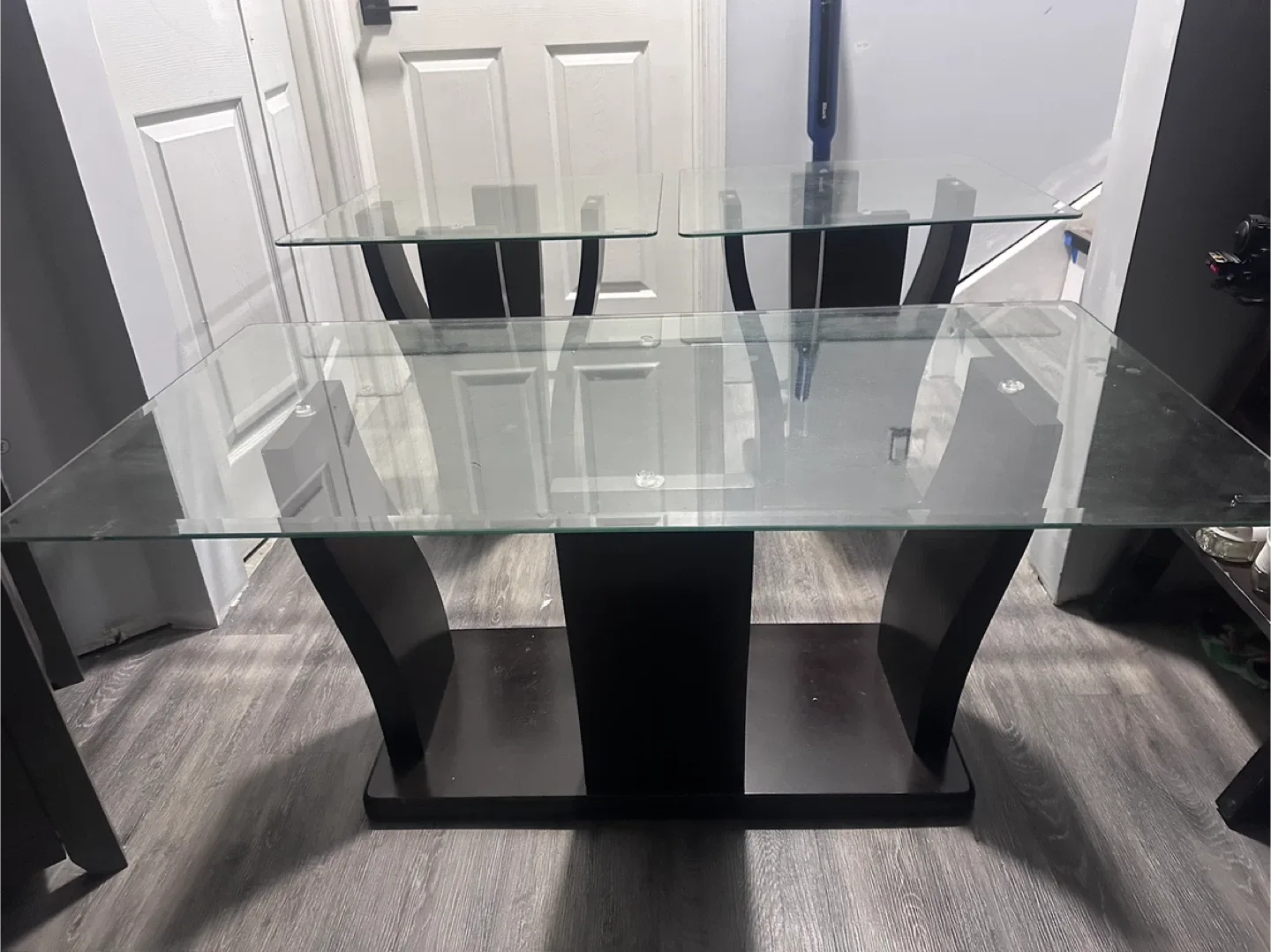 Glass Top Coffee Table with 2 Matching Side Tables image indicator(4)