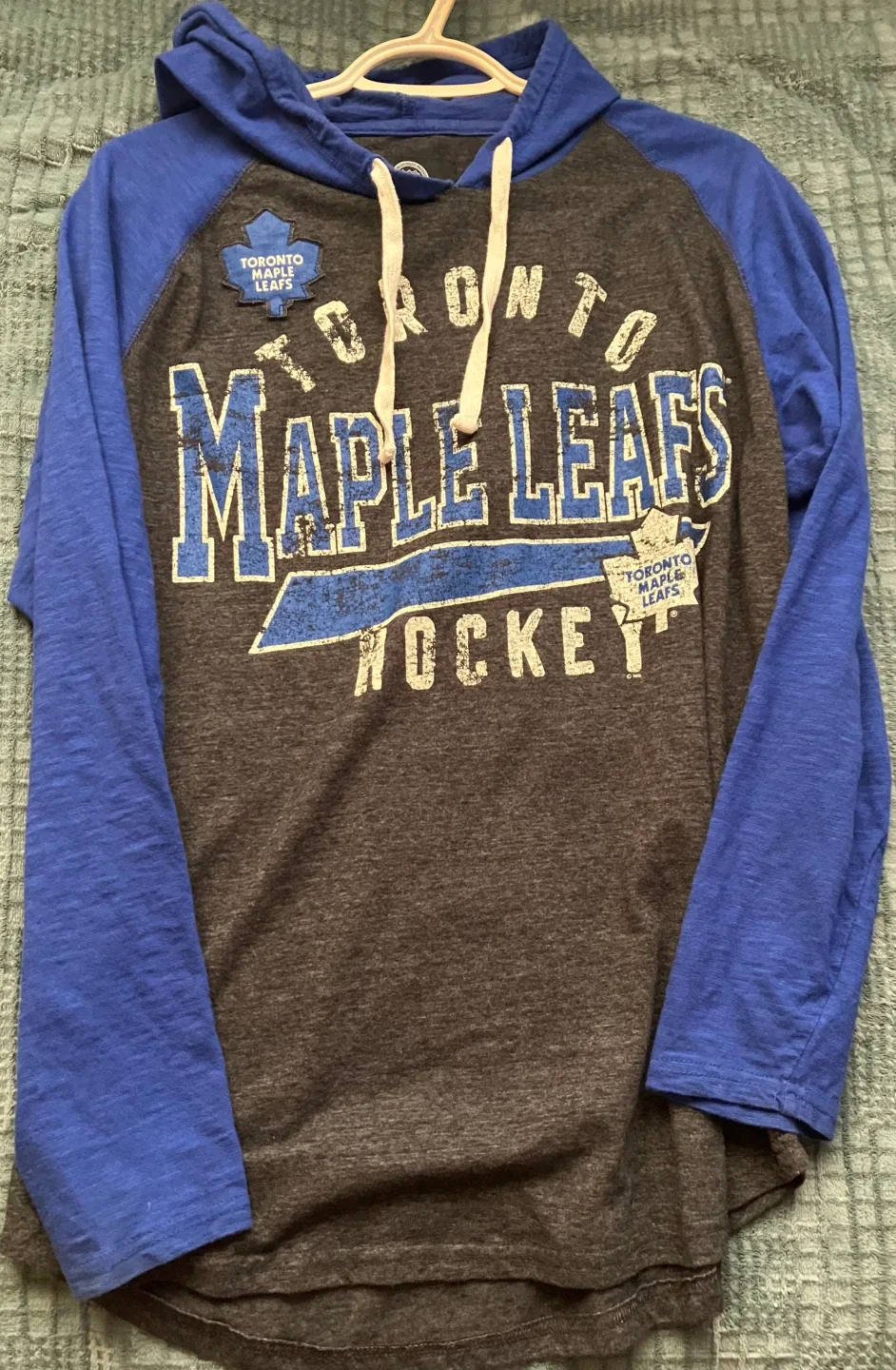 (NHL) Toronto Maple Leafs Hoodie - Size Women Large image indicator(2)