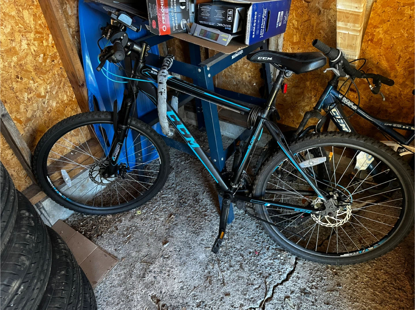 CCM Slope 26" Mountain Bike - Black & Blue