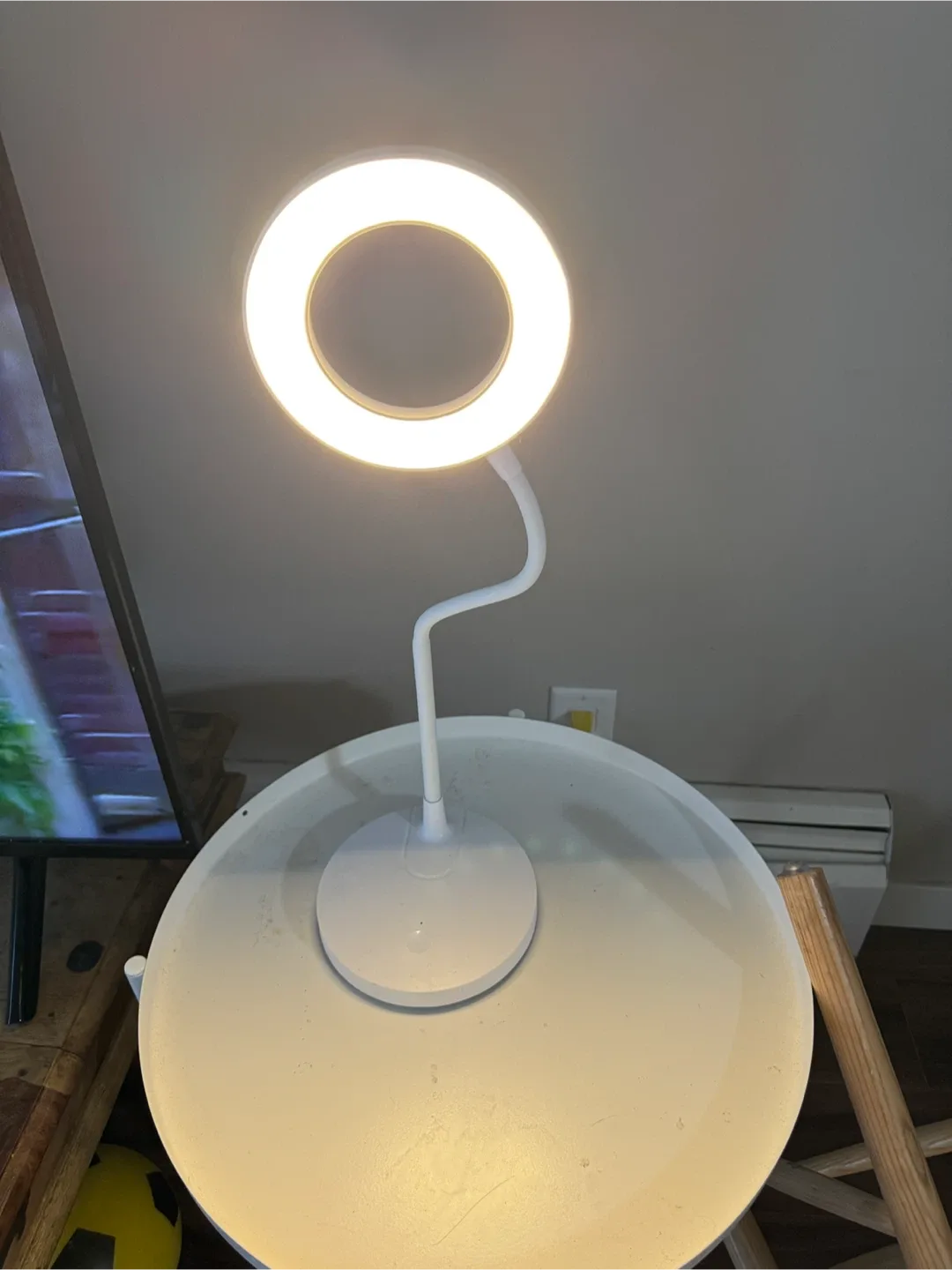 White LED Ring Desk Lamp image indicator(2)