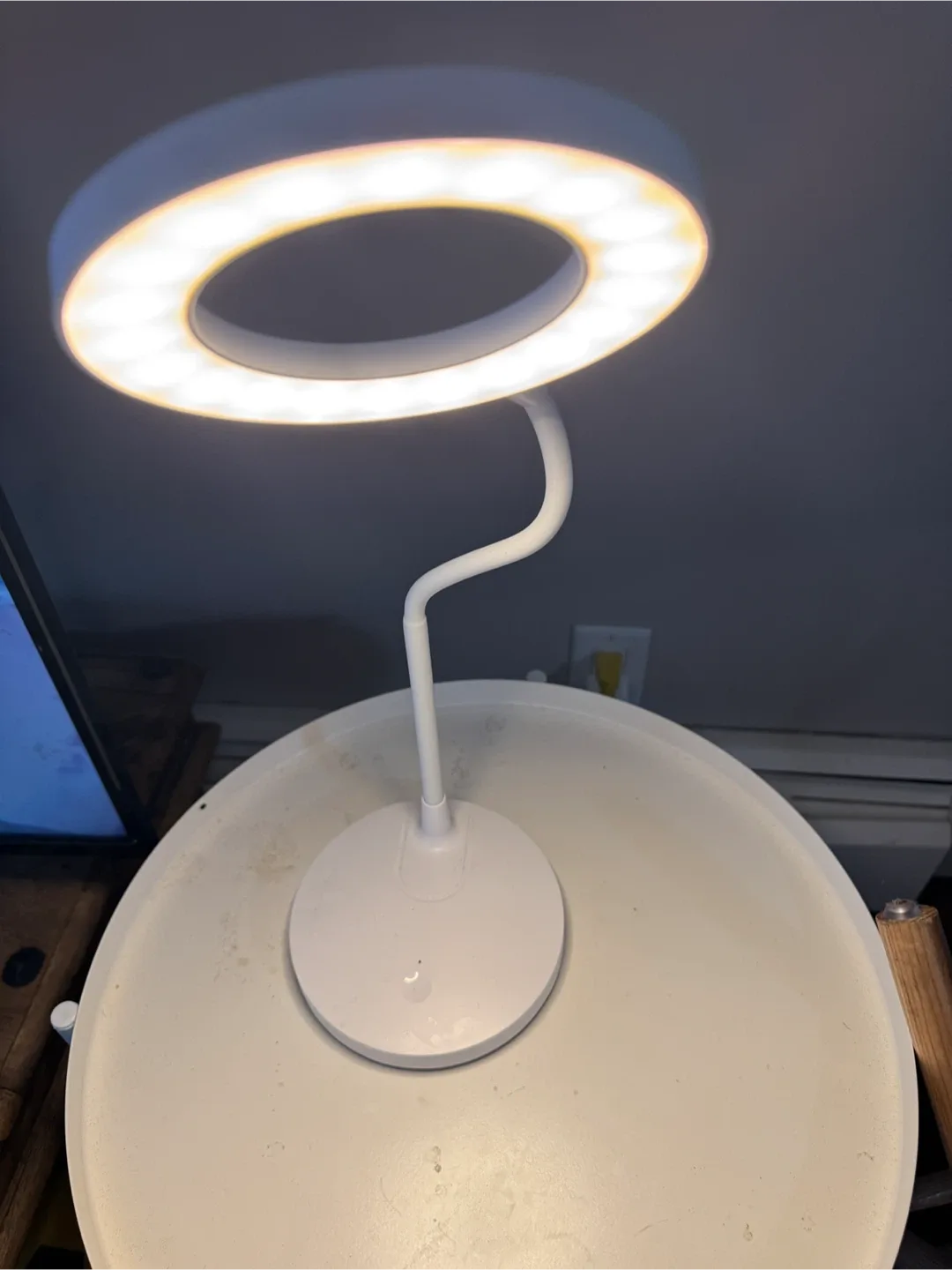 White LED Ring Desk Lamp image indicator(3)