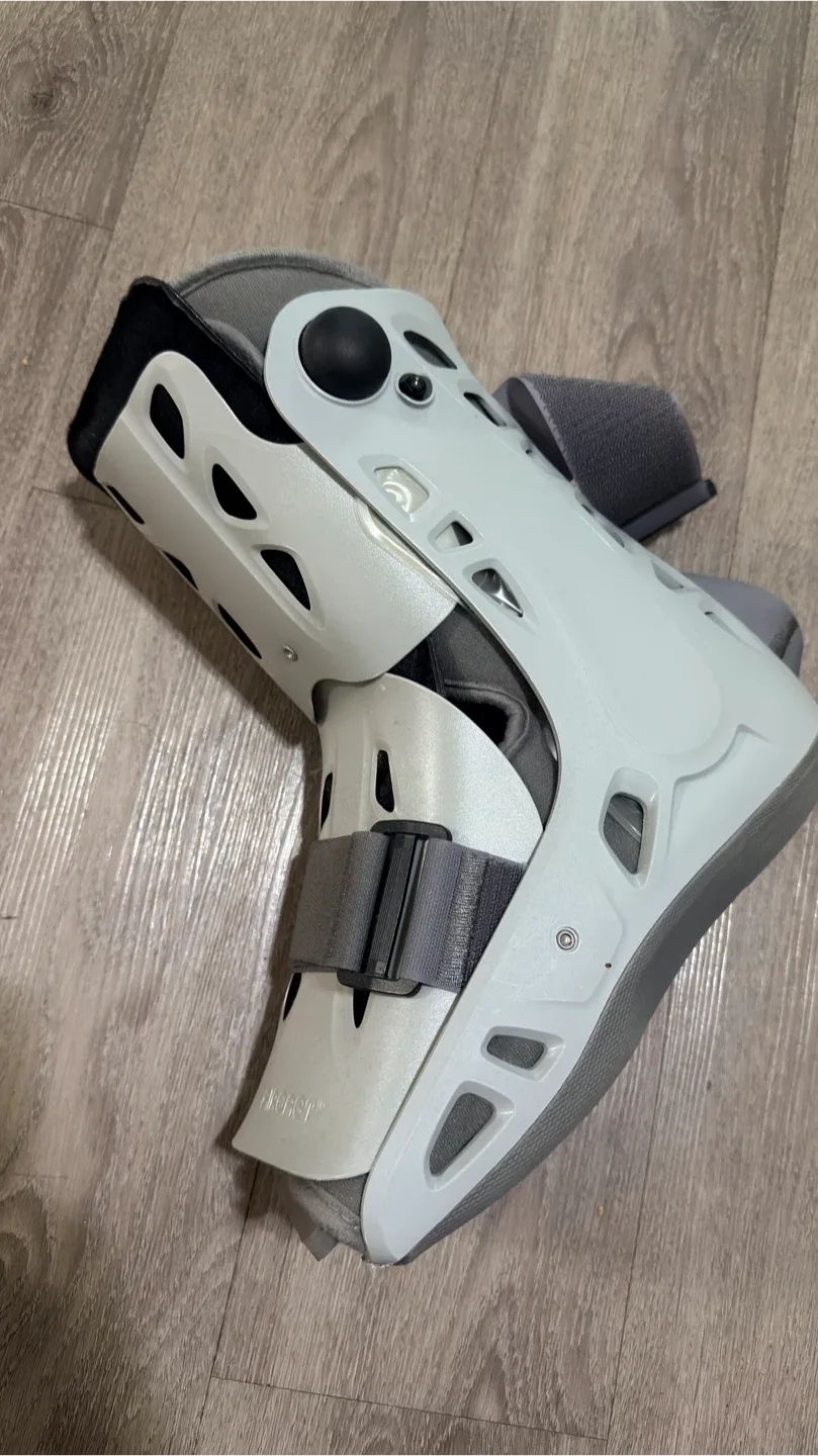 DonJoy Walker Boot - Size Large image indicator(2)