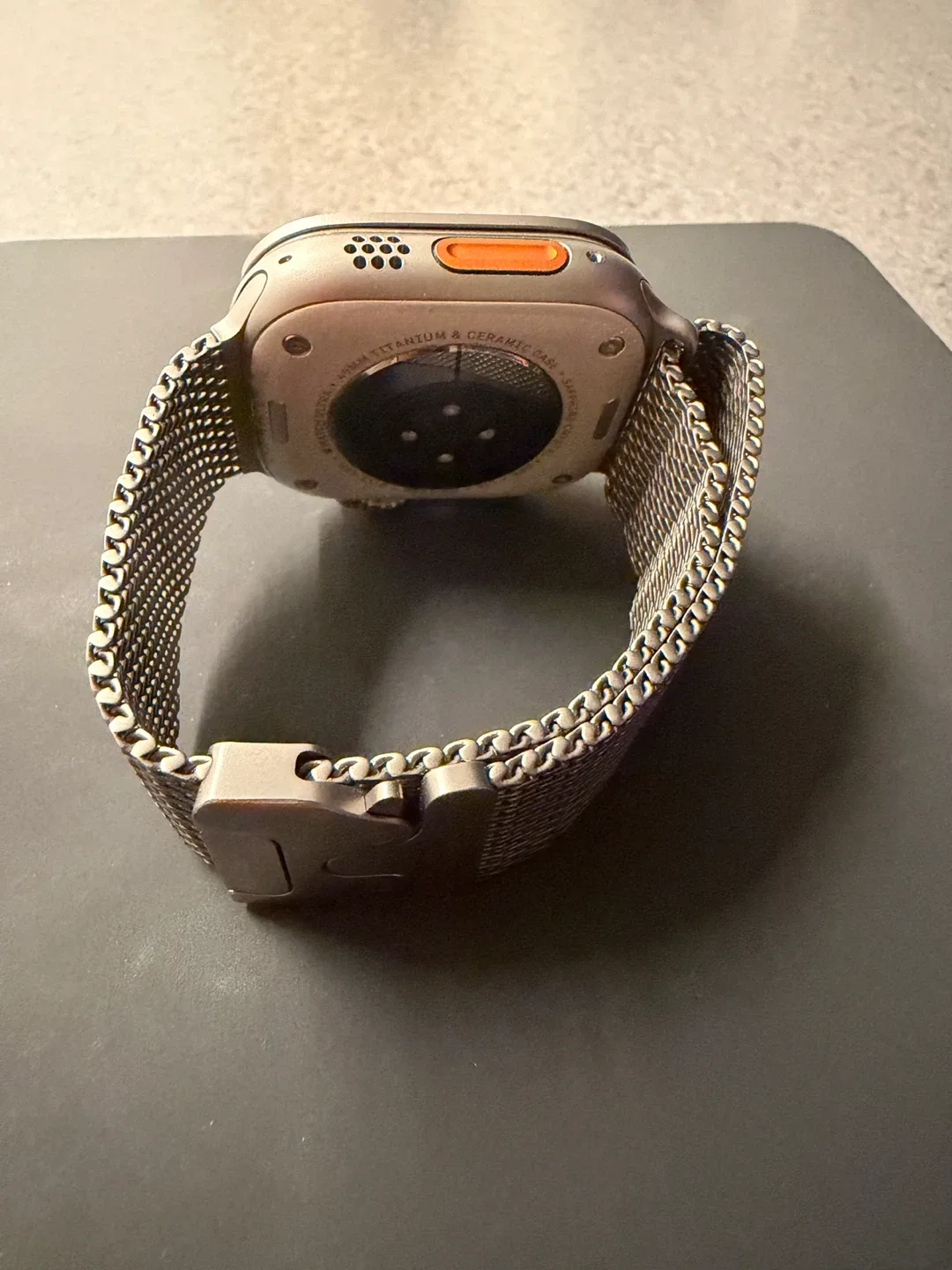 Apple Watch Ultra 2 49mm Natural Titanium image indicator(3)