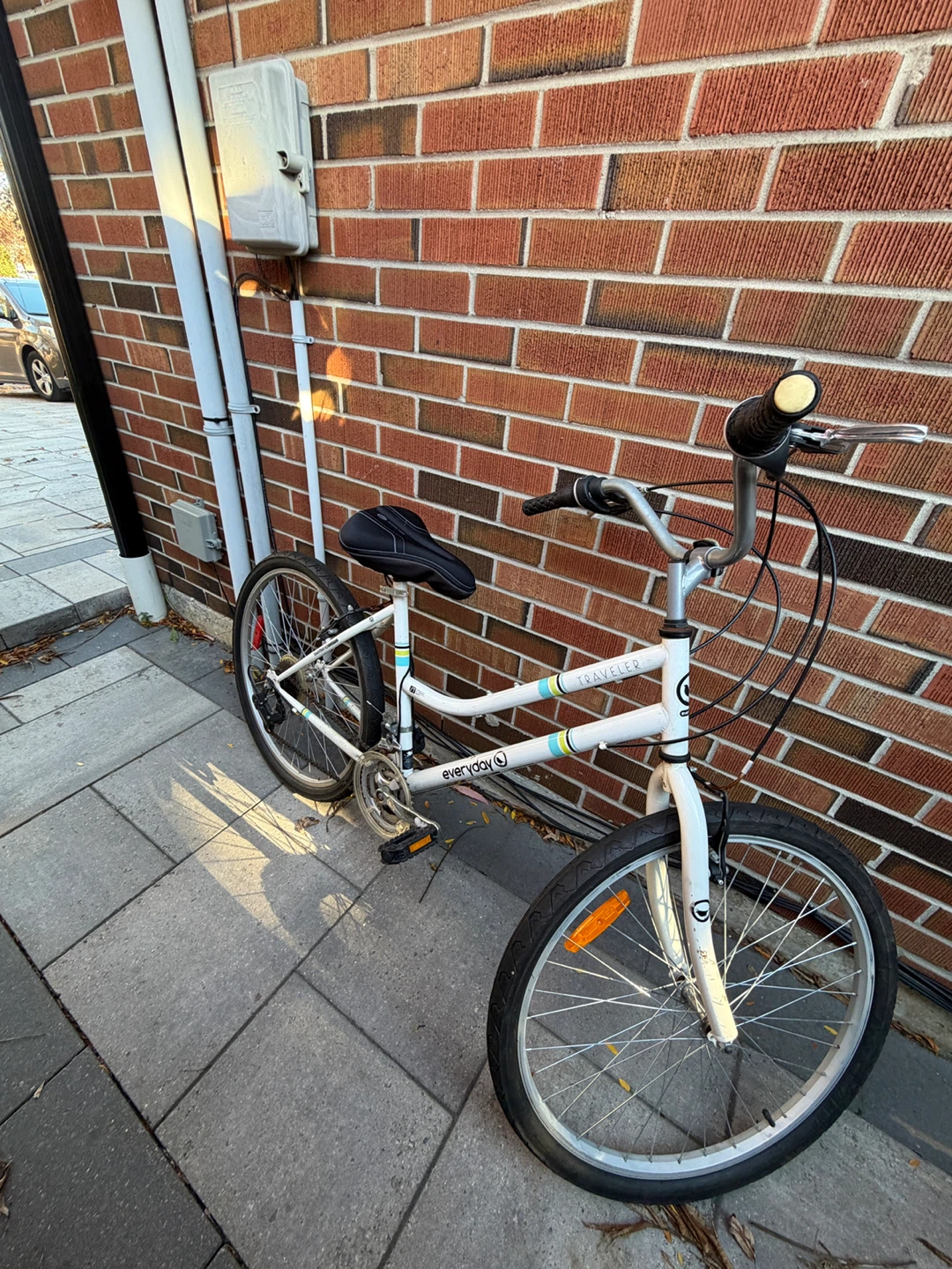 Everyday Traveler White Bike