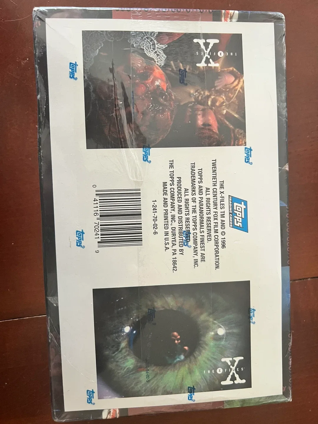 The X-Files Season Three Trading Card Box image indicator(2)