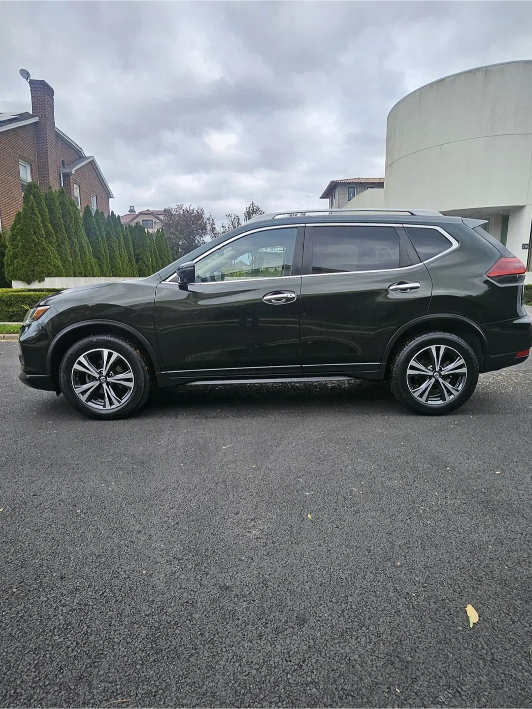 2019 Nissan rogue SV image indicator(2)