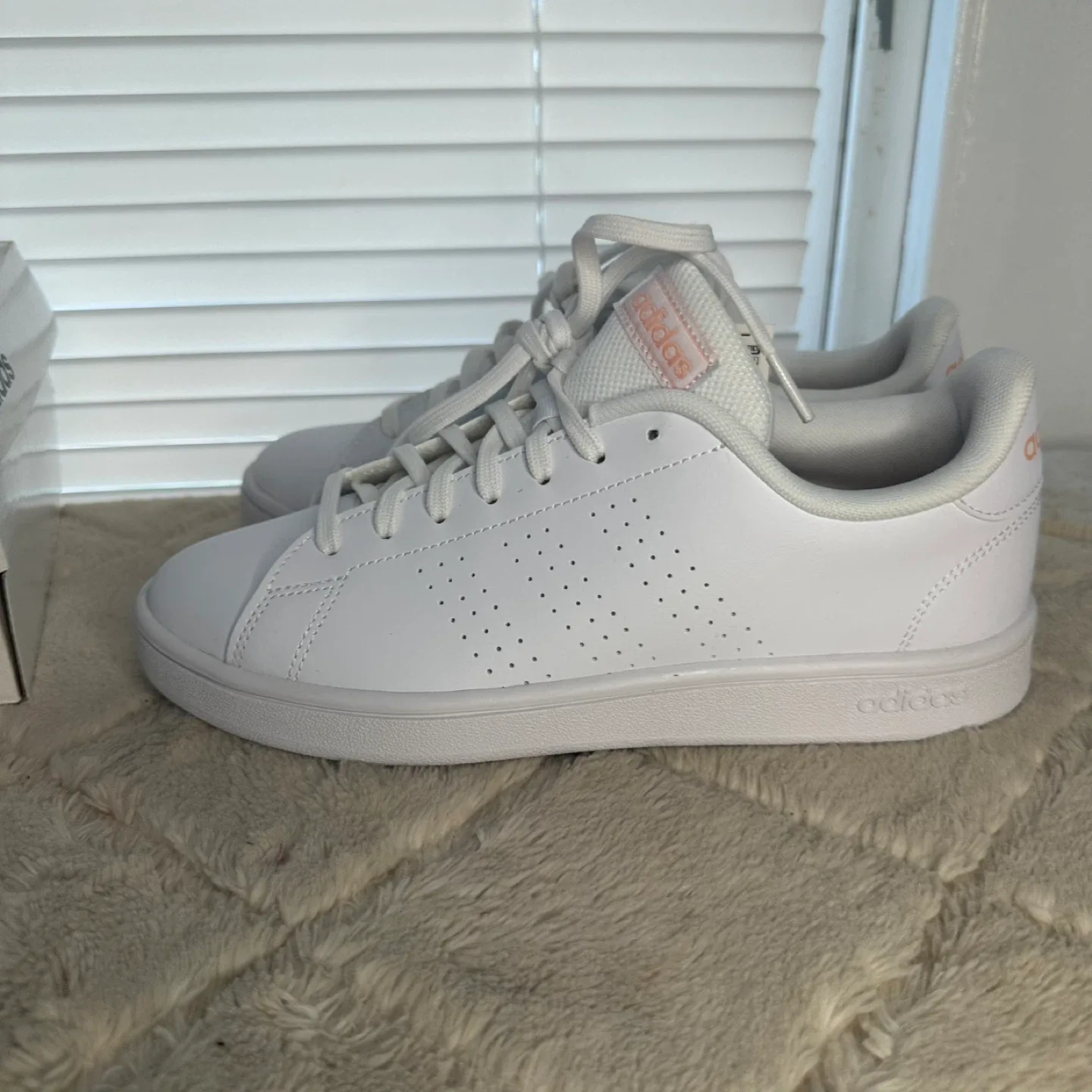 Adidas Advantage White Sneakers - Women's image indicator(6)