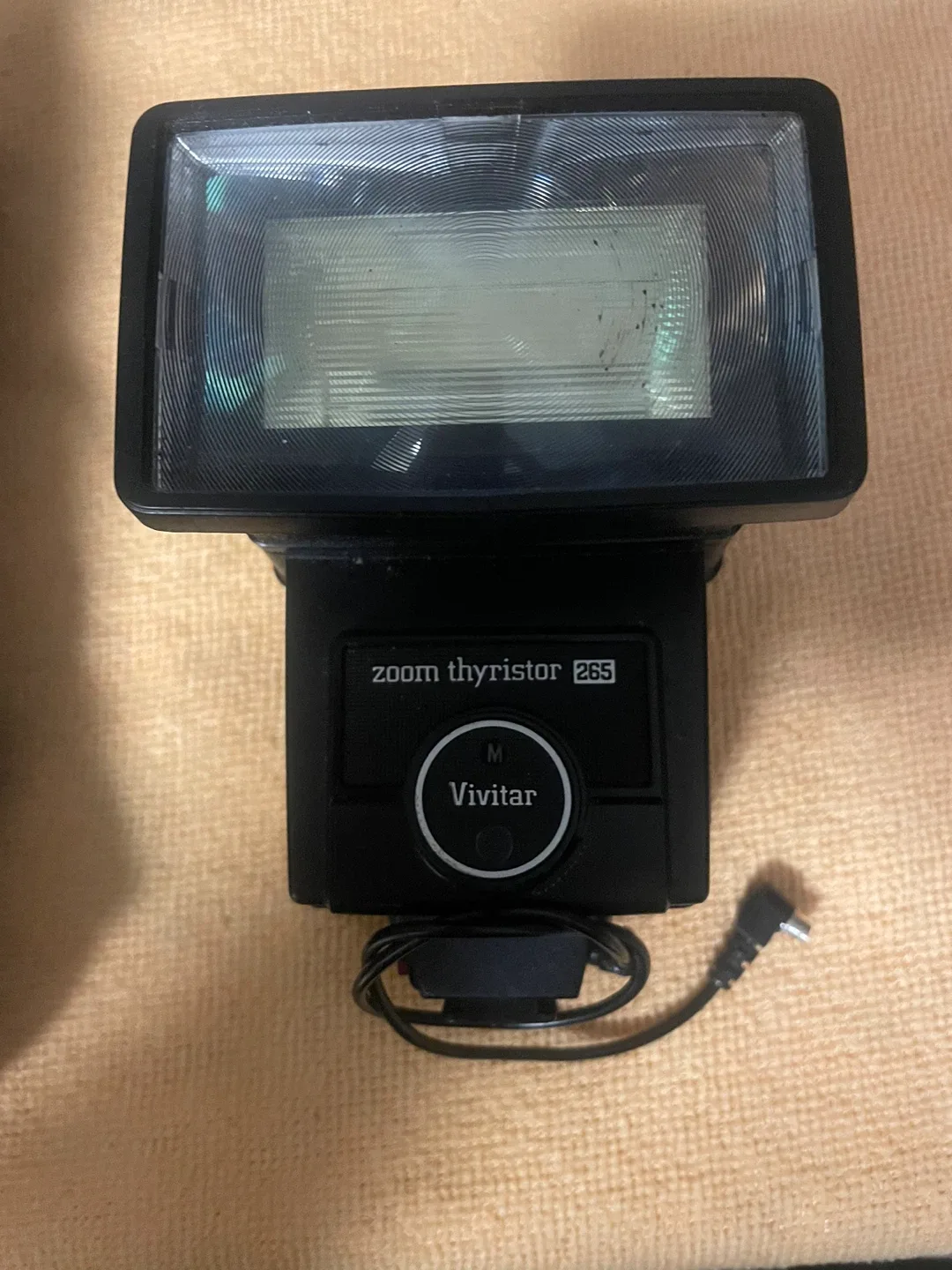 Vivitar Auto Tele Zoom 90-230mm Lens & Zoom Thyristor 265 Flash image indicator(5)