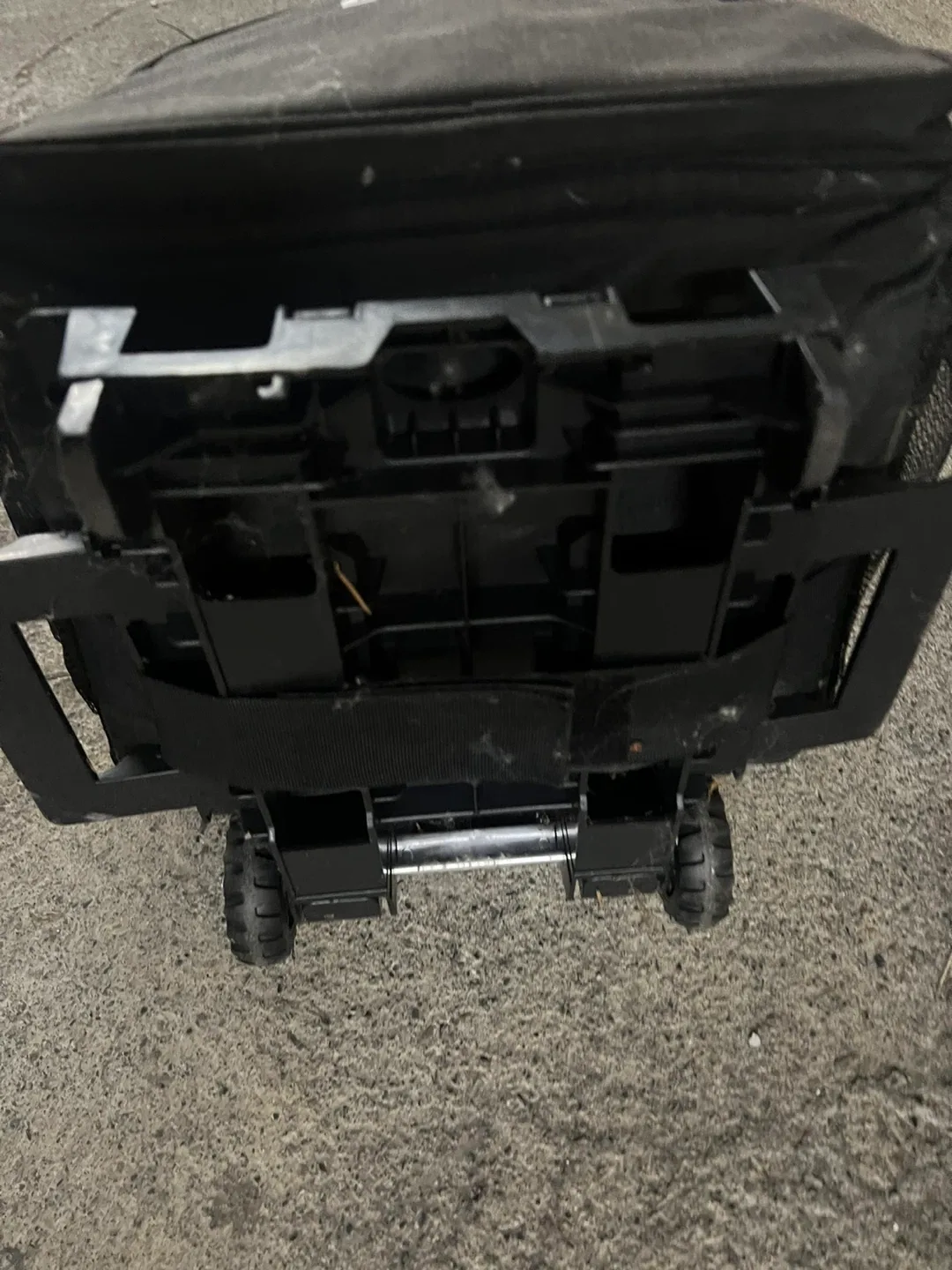 SDLINR Rolling Cooler Bag - Black image indicator(3)