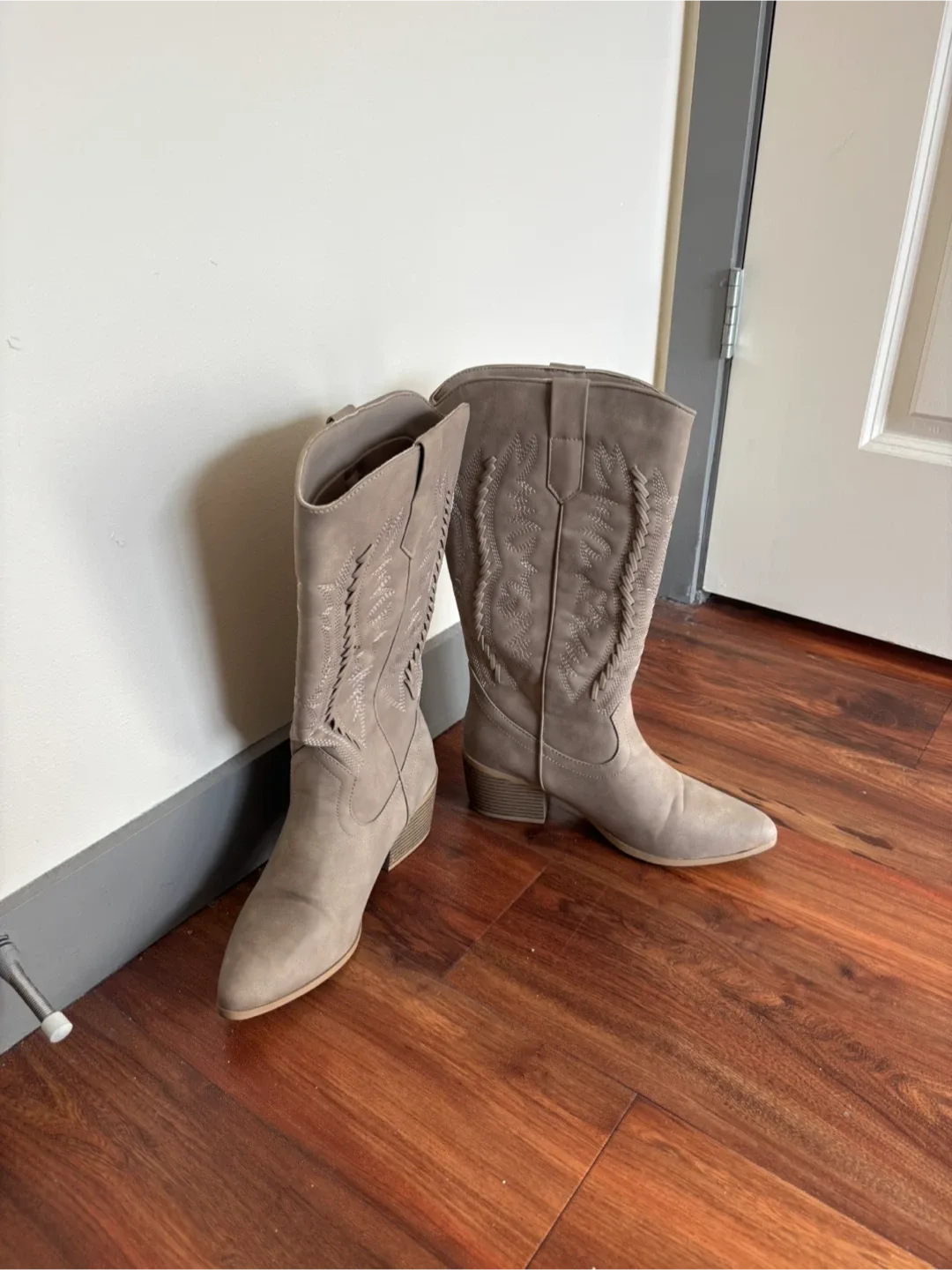 Cowboy Boots, Size 10, Taupe Color image indicator(2)
