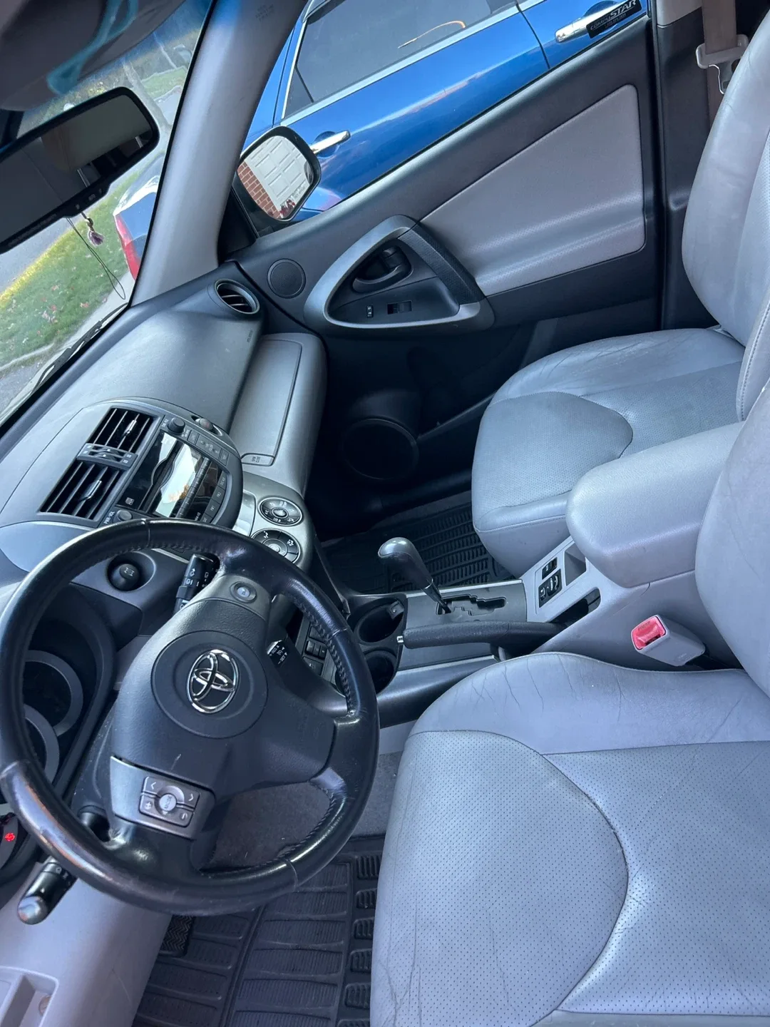 Toyota RAV4 SUV 2010 Limited selling as is image indicator(8)