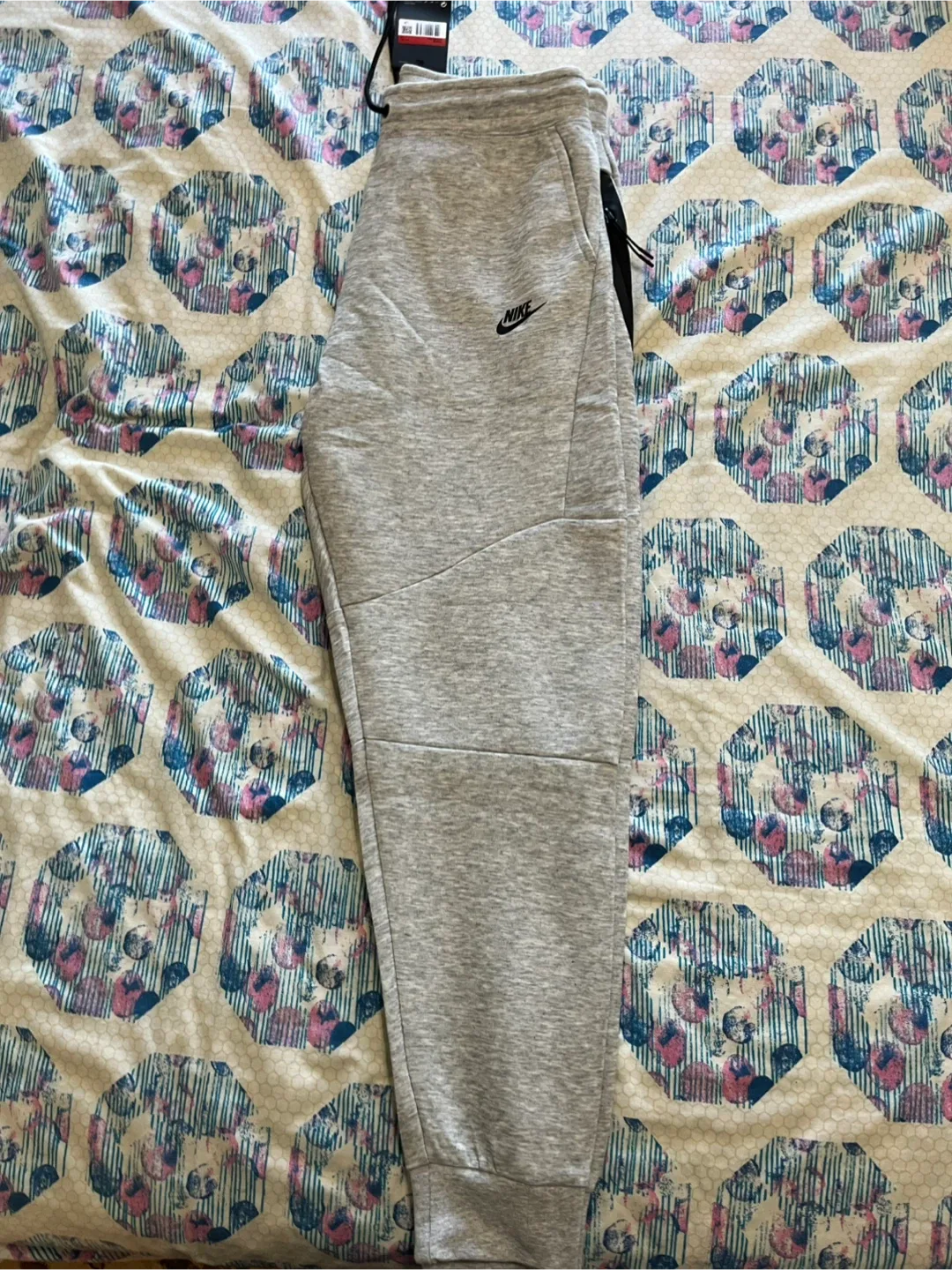Nike Tech Fleece Grey Hoodie & Pants Set image indicator(2)