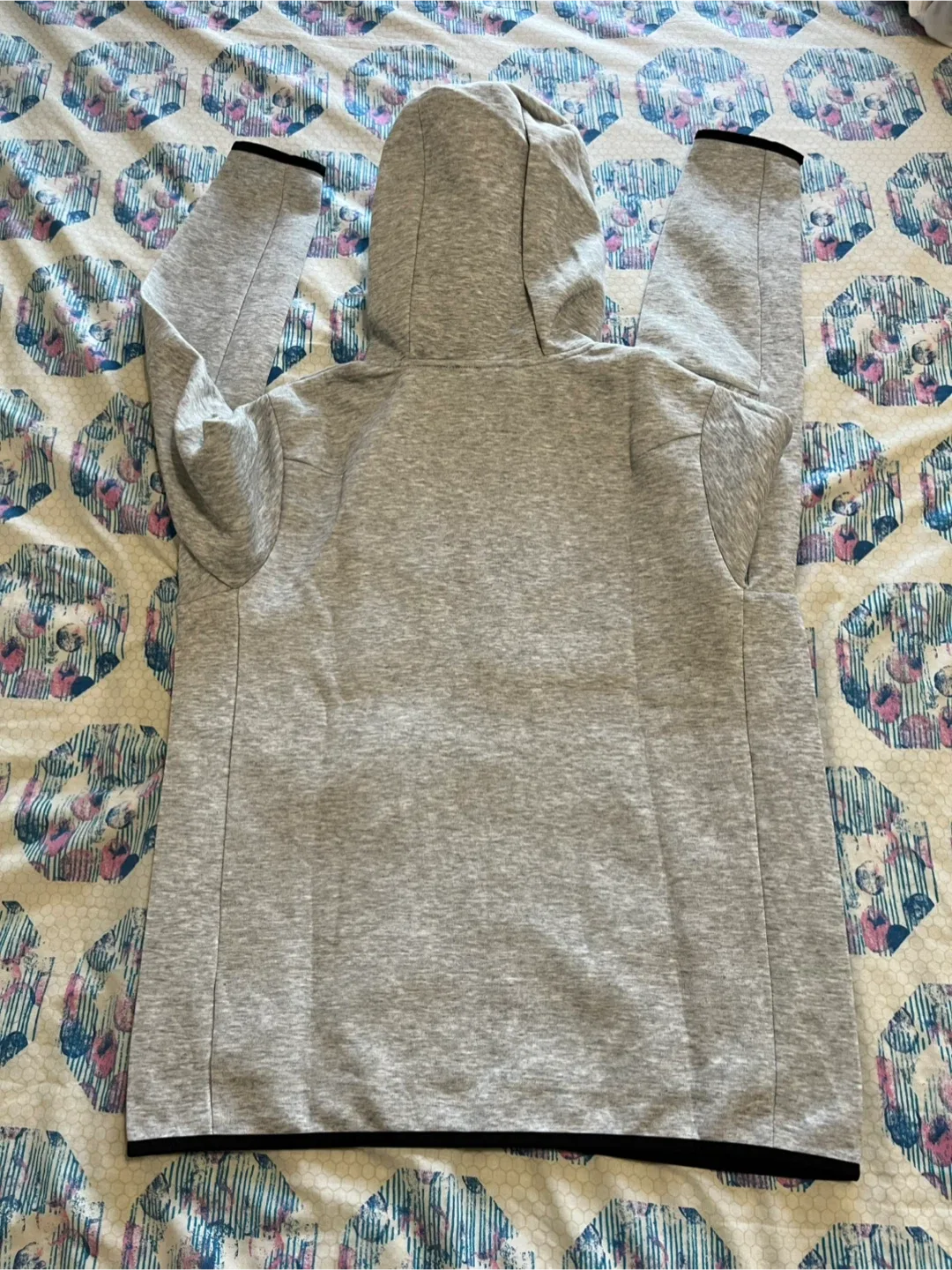 Nike Tech Fleece Grey Hoodie & Pants Set image indicator(3)
