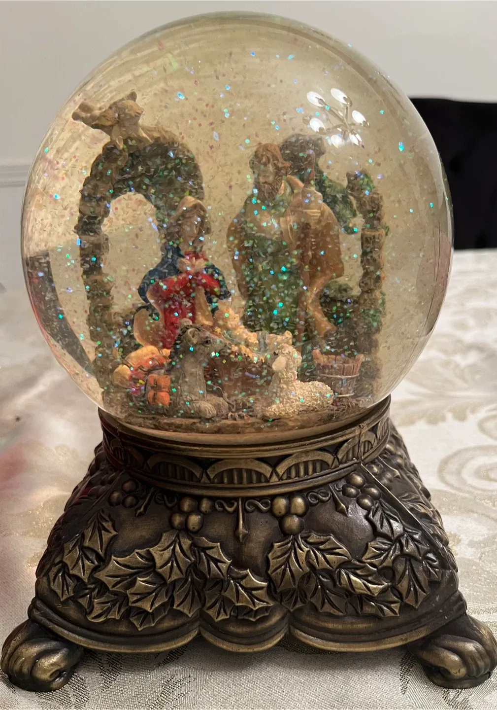 Christmas - Collectible Musical Water Globe image indicator(2)