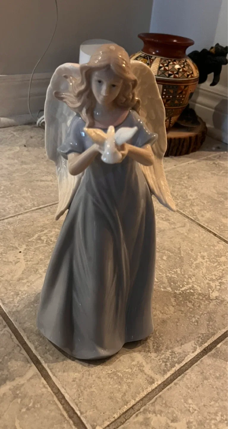 Angel Figurine with Dove image indicator(2)