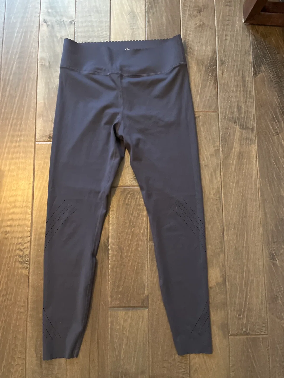 MPG Leggings - Size Medium