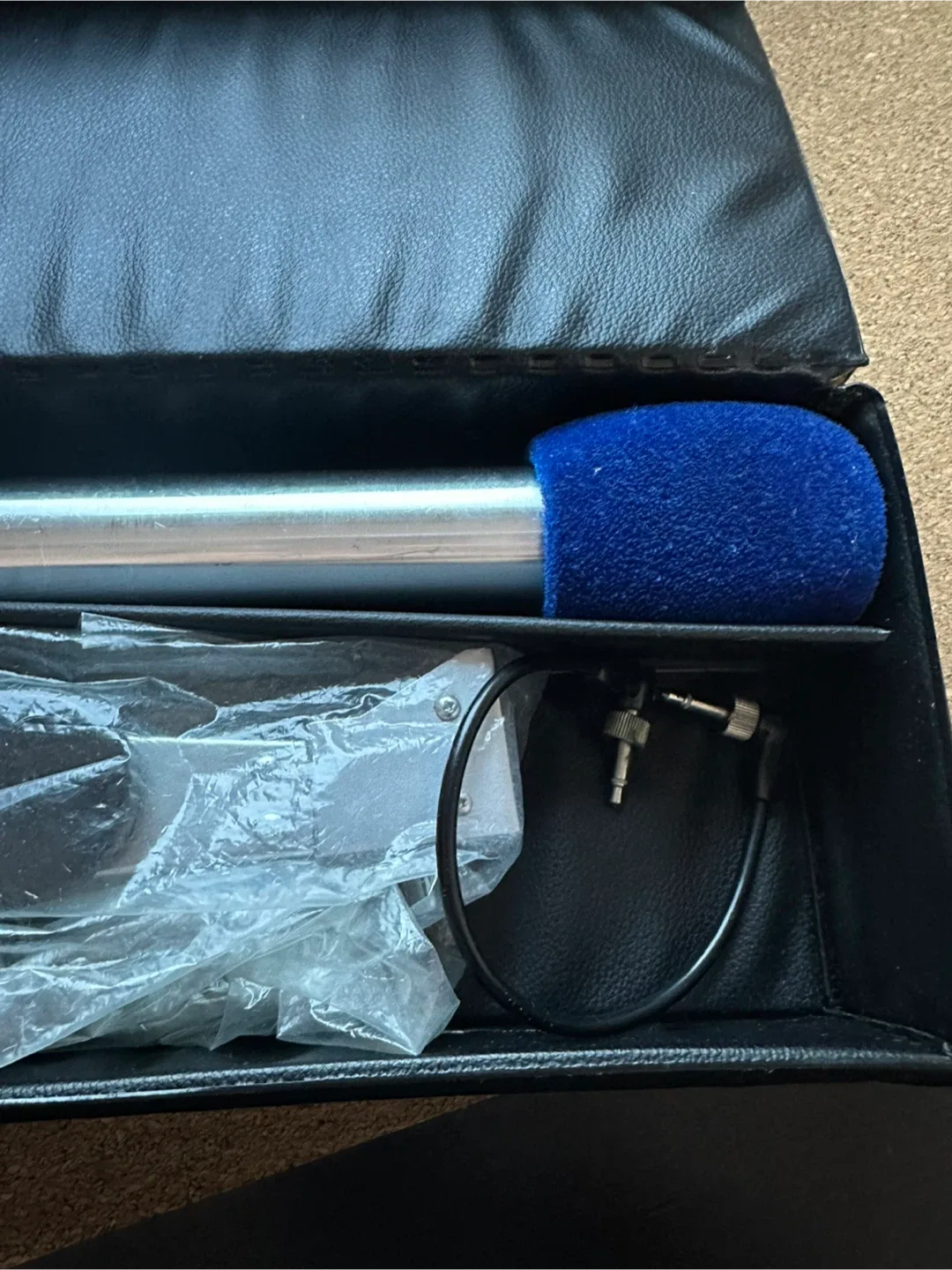 Elmo EC-202 Microphone with Case image indicator(3)
