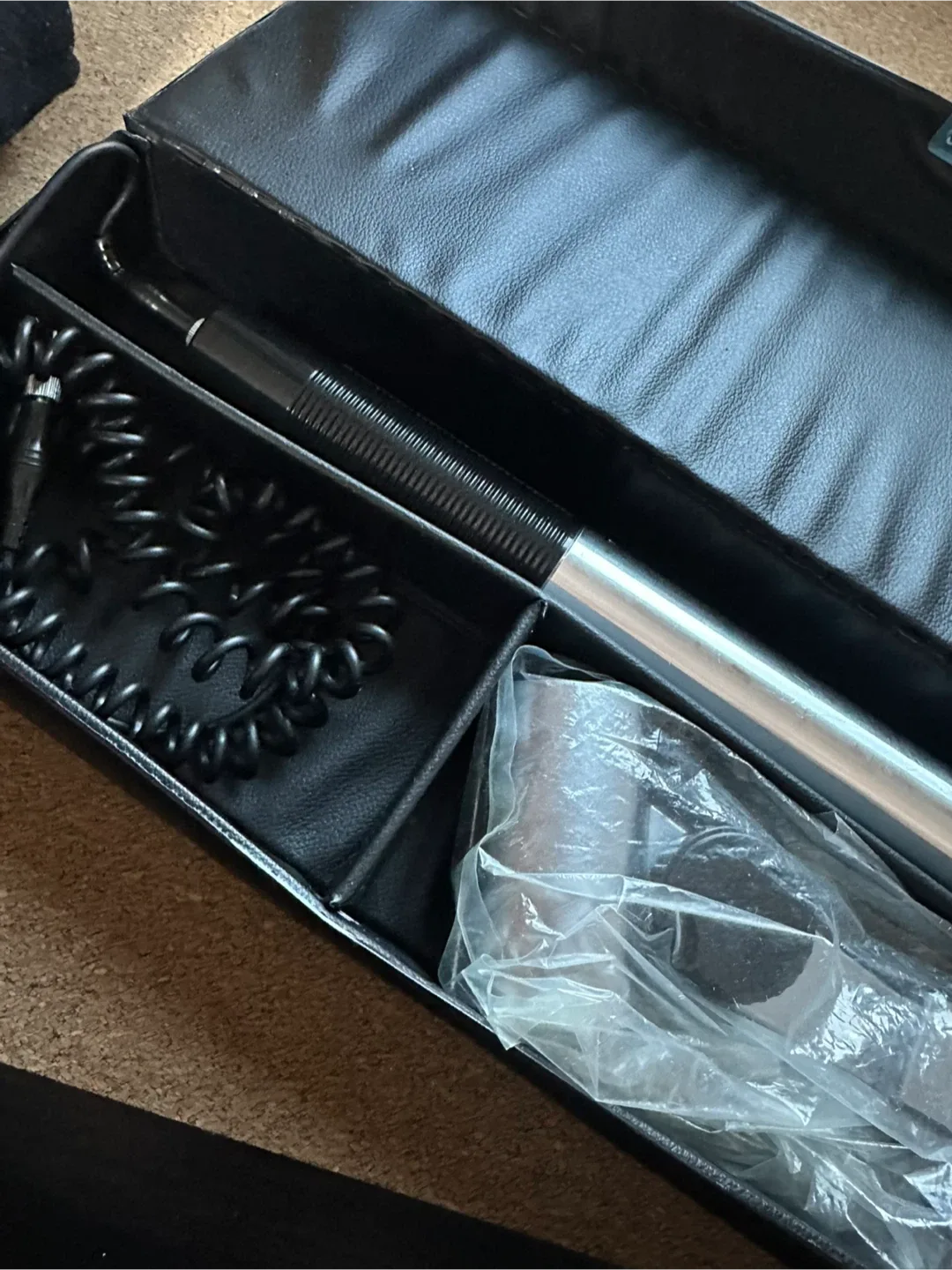 Elmo EC-202 Microphone with Case image indicator(4)