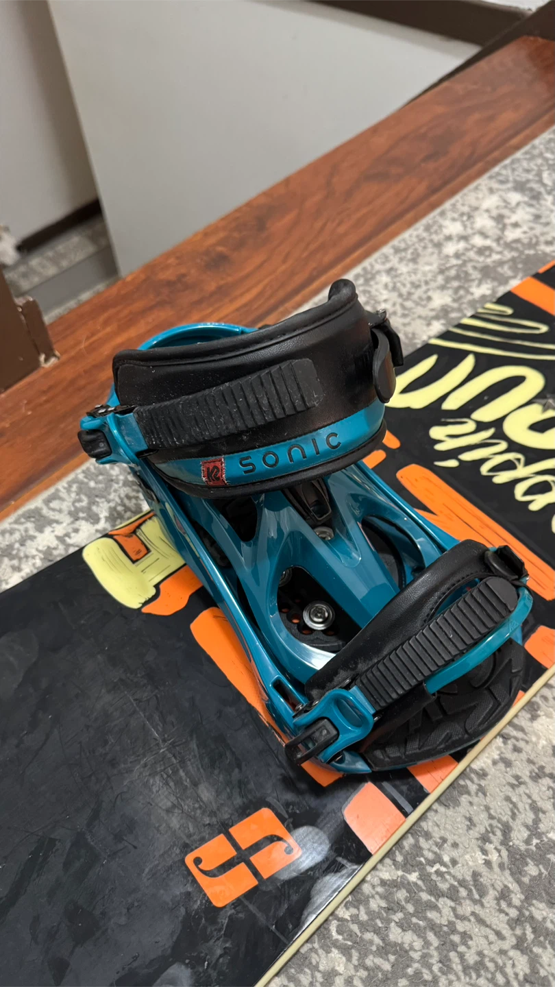 Forum Snowboard with K2 Sonic Bindings - photo 3