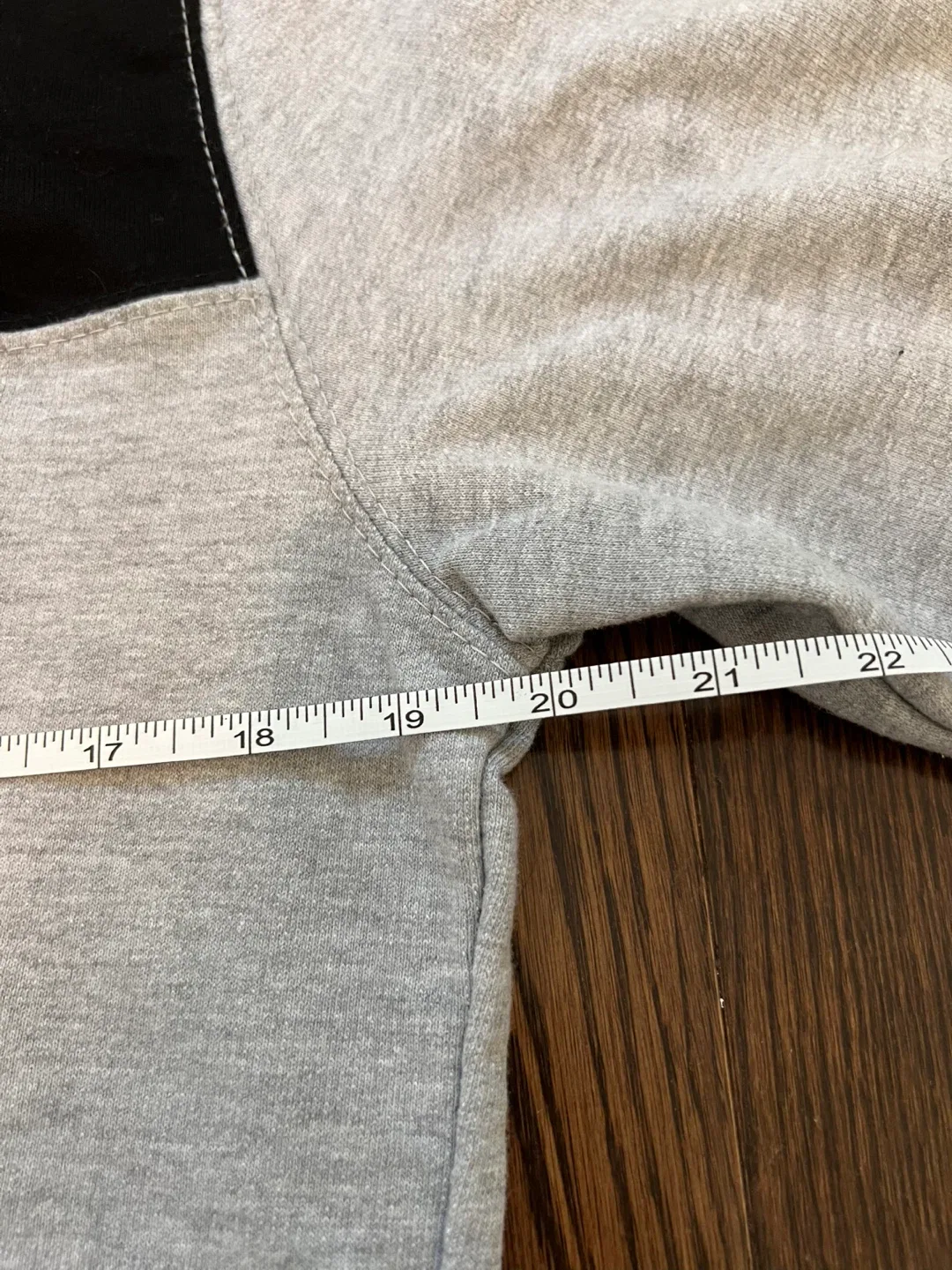 NBA Toronto Raptors Grey Sweatshirt - XL image indicator(6)