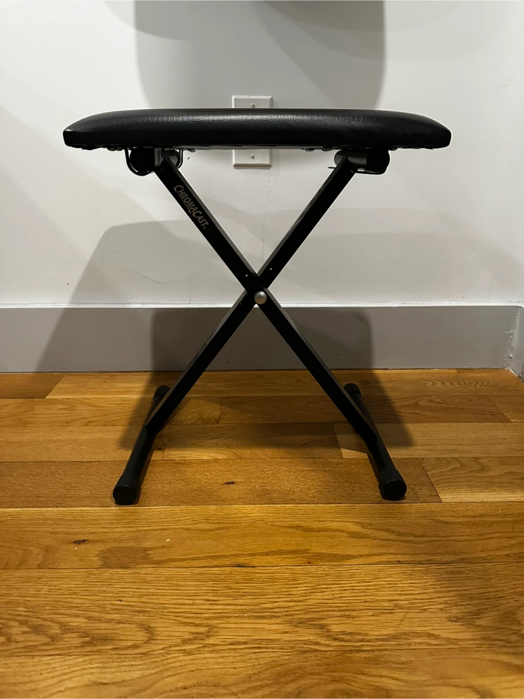Chromacast Keyboard Bench