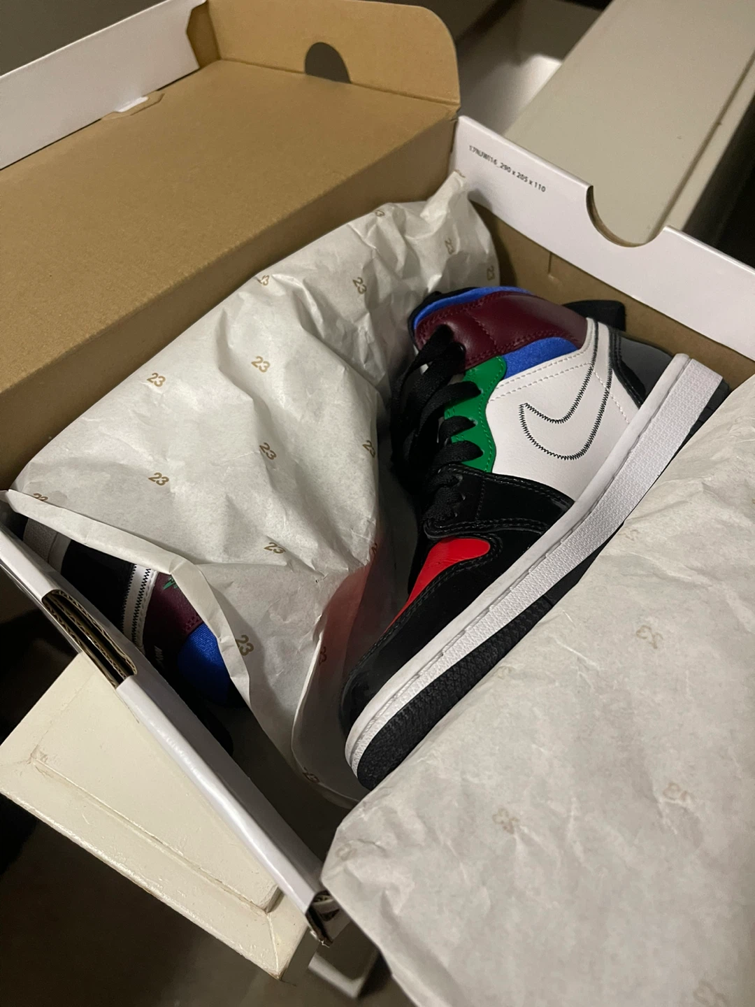 Nike Air Jordan 1 Mid SE Size 6 womens - photo 3