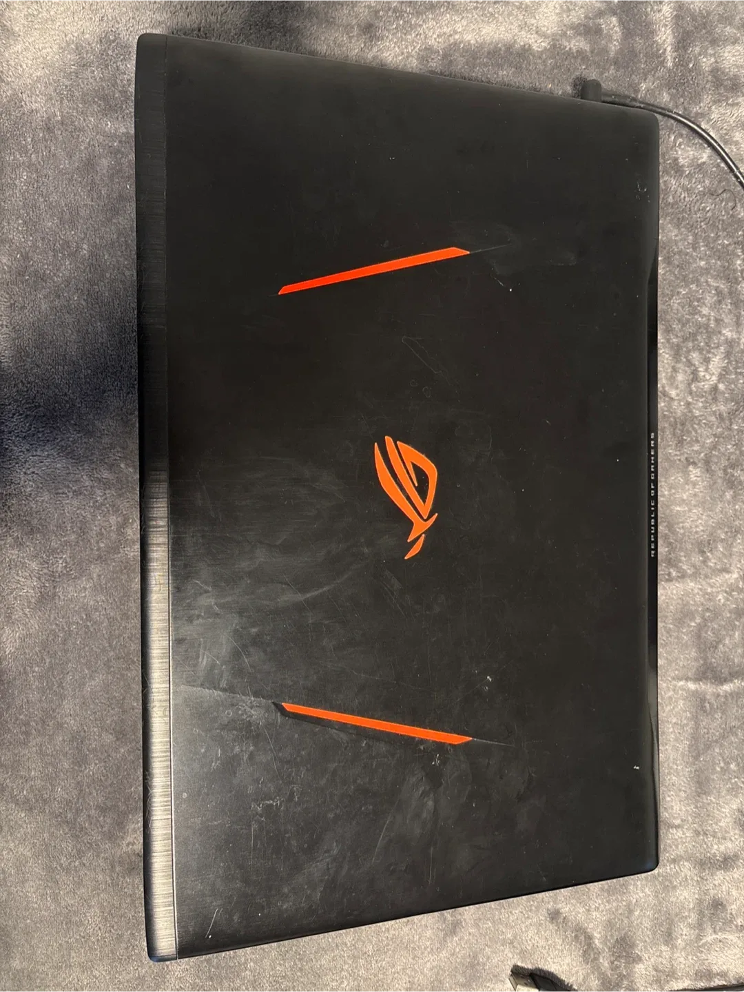 ASUS Republic of Gamers Laptop image indicator(3)