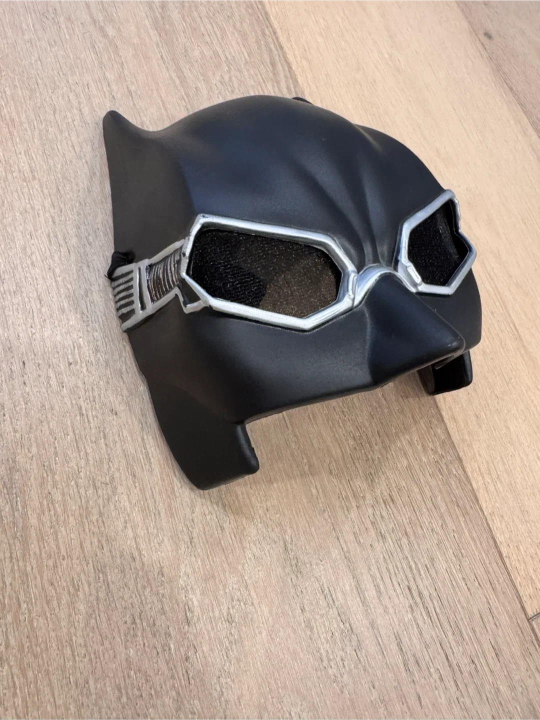 Batman Halloween Costume - Includes Mask and Cape image indicator(2)