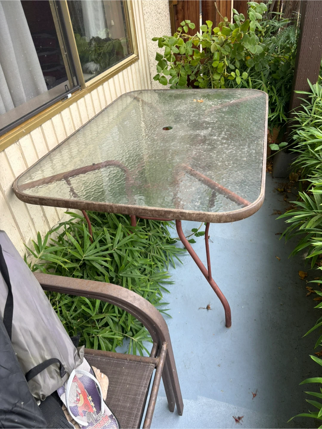 FREE Outdoor table and 4 chairs