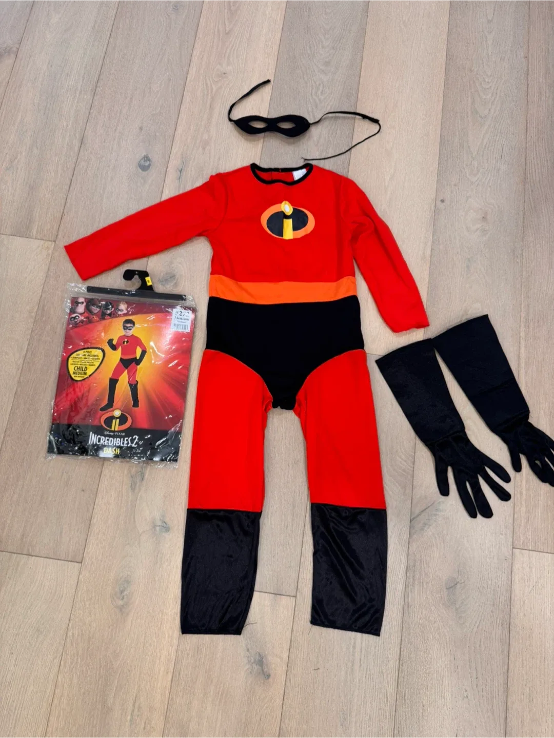Incredibles 2 Halloween Family Costume Set image indicator(5)