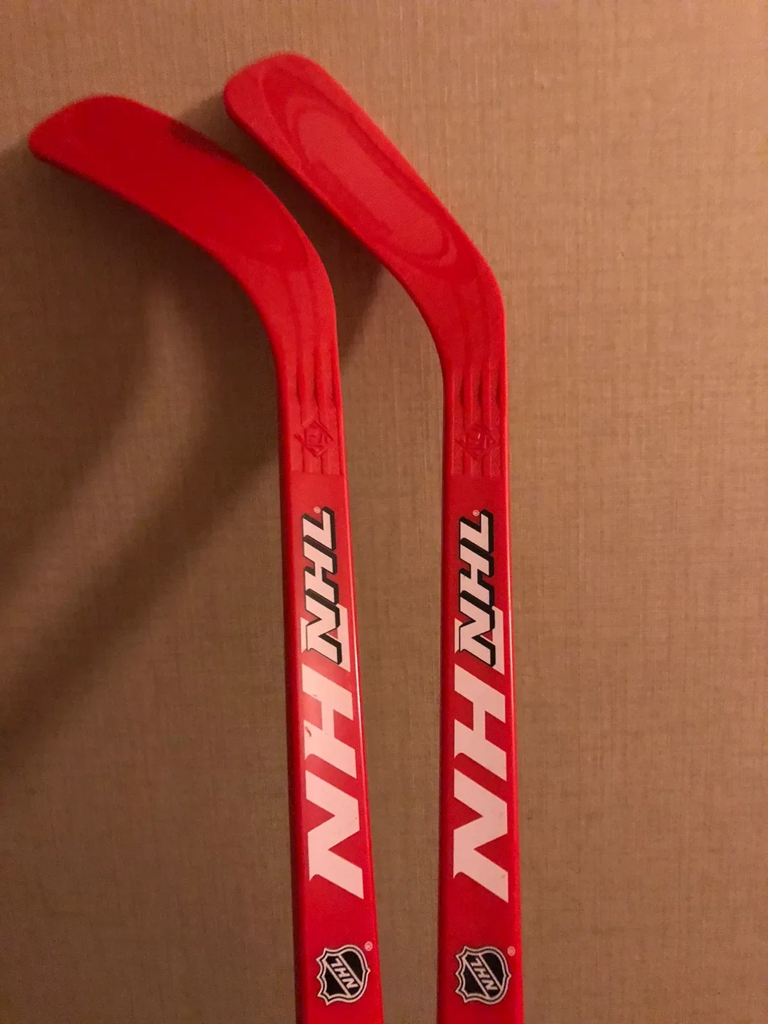 NHL Hockey Sticks and Mini Net Set image indicator(2)