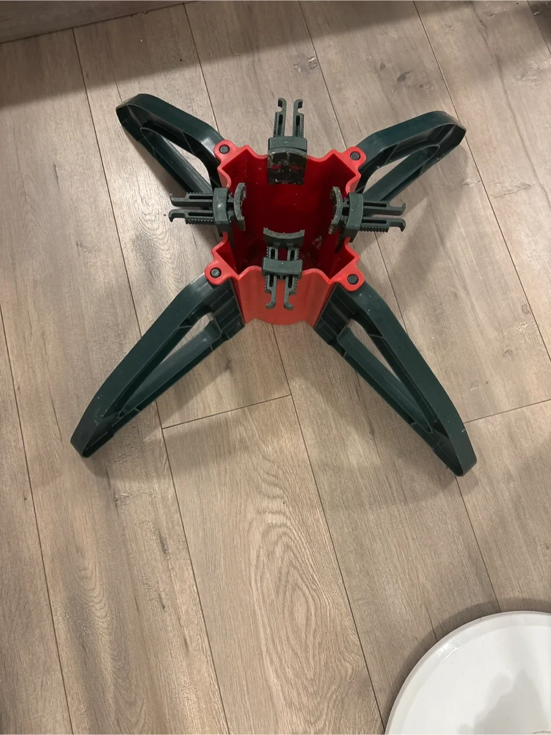 Omega Tree Christmas Tree Stand image indicator(6)