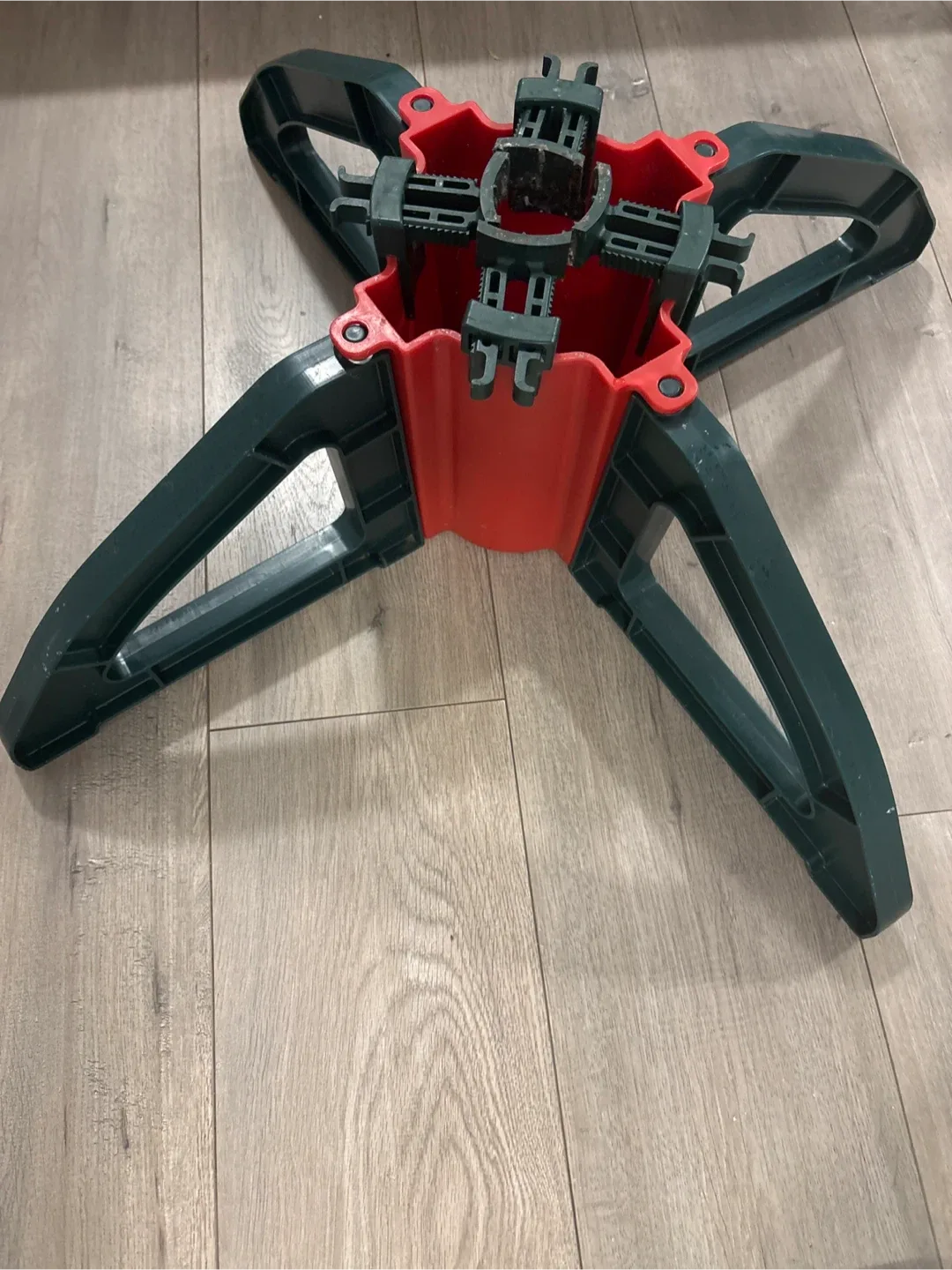 Omega Tree Christmas Tree Stand image indicator(9)