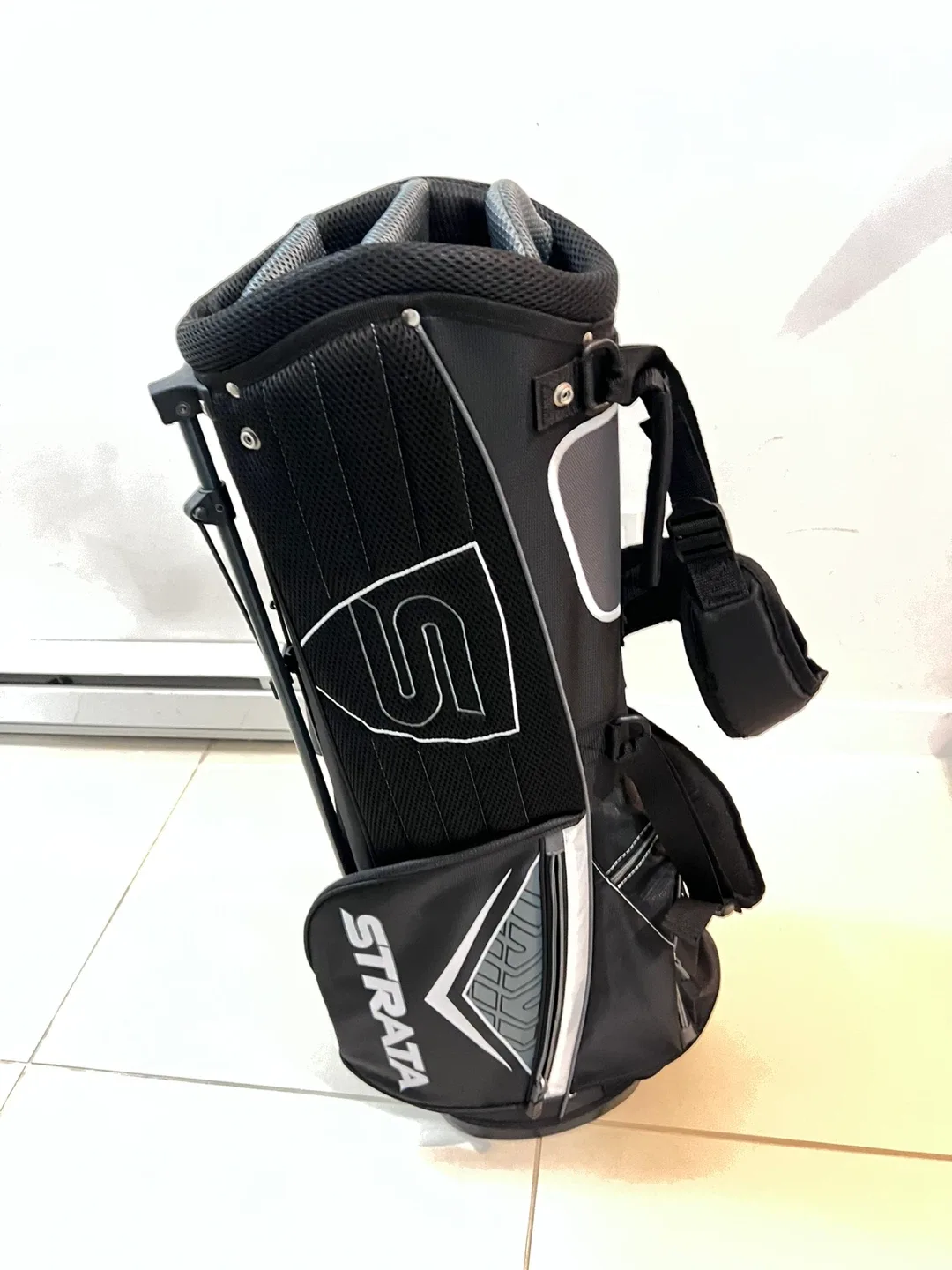 Strata Golf Cart Bag - Black image indicator(3)